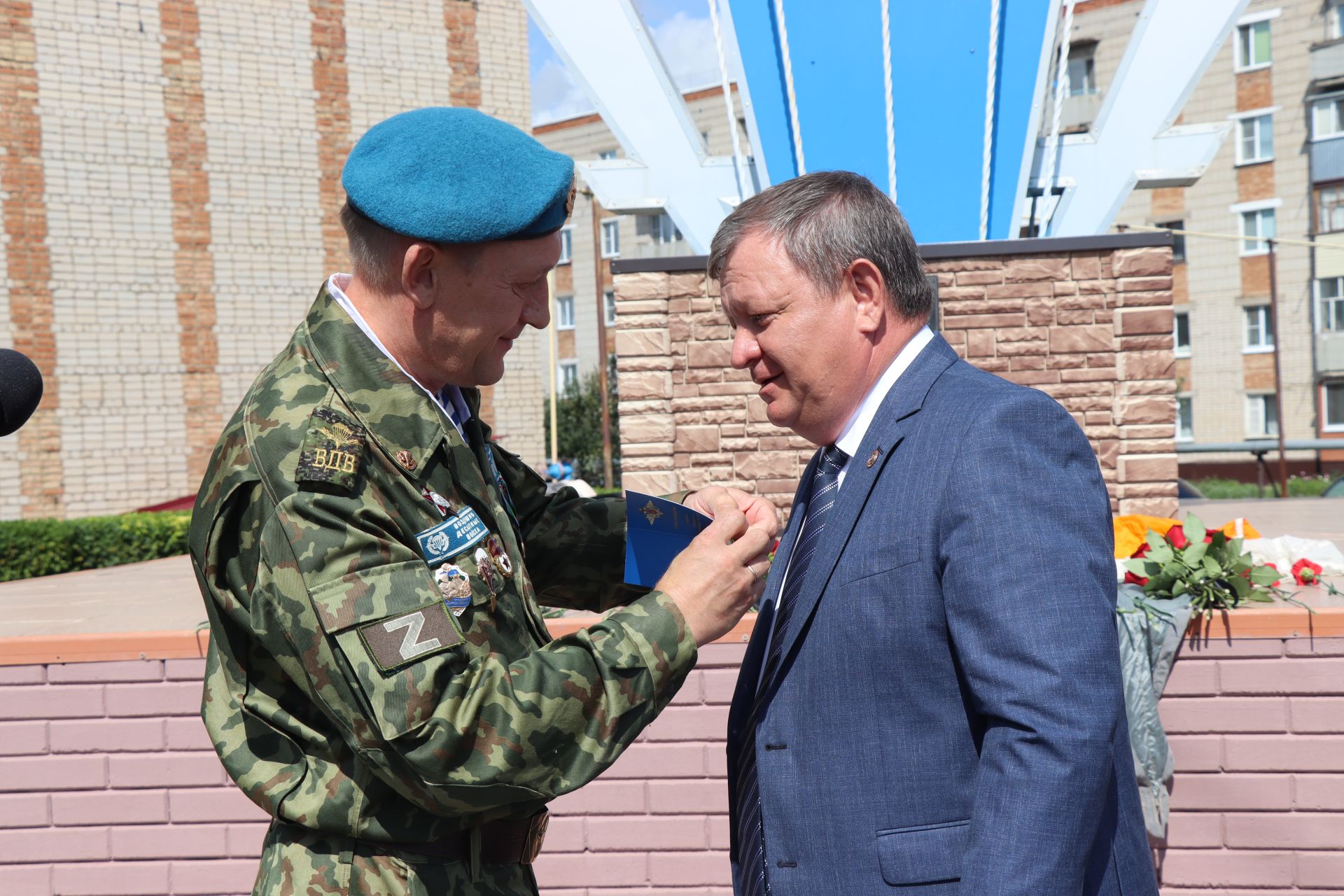 В праздновании Дня ВДВ в Нурлате принял участие боец СВО