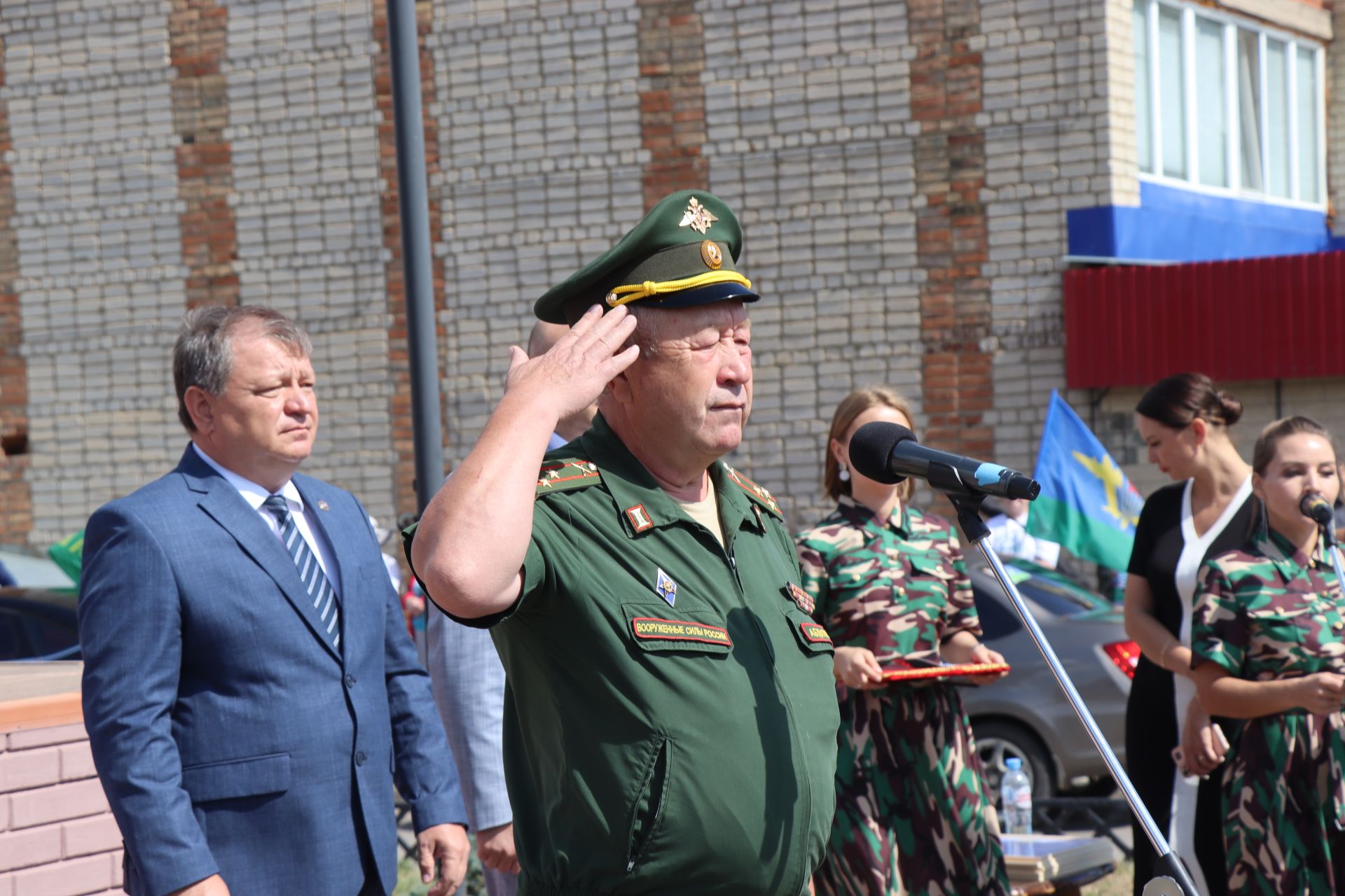 В праздновании Дня ВДВ в Нурлате принял участие боец СВО