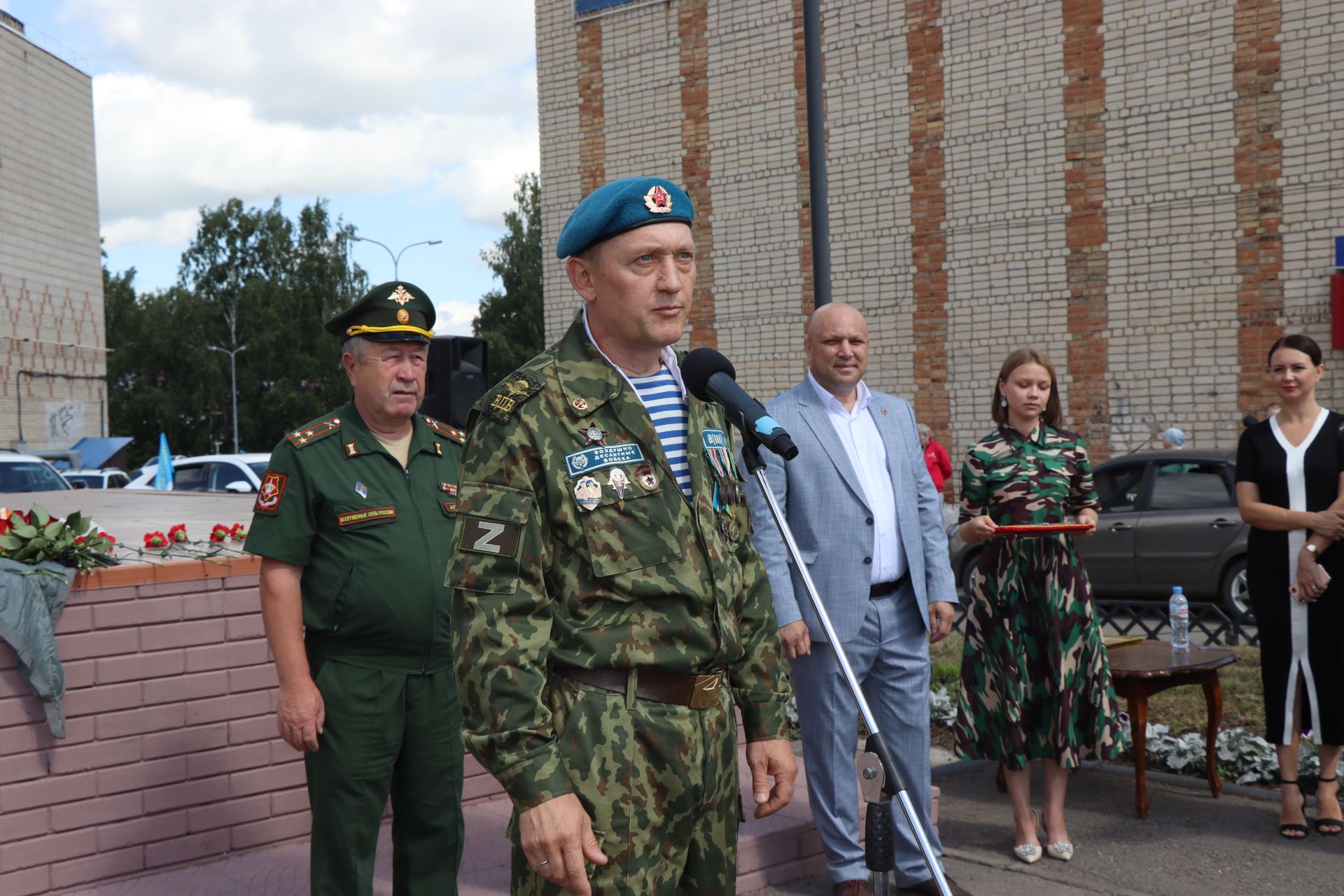 В праздновании Дня ВДВ в Нурлате принял участие боец СВО