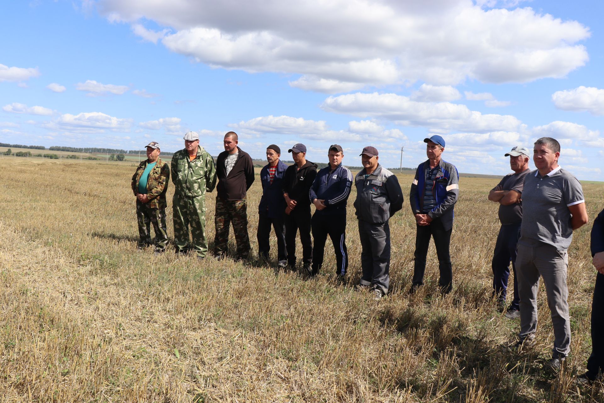 В Нурлатском районе наградили первого комбайнера-тысячника