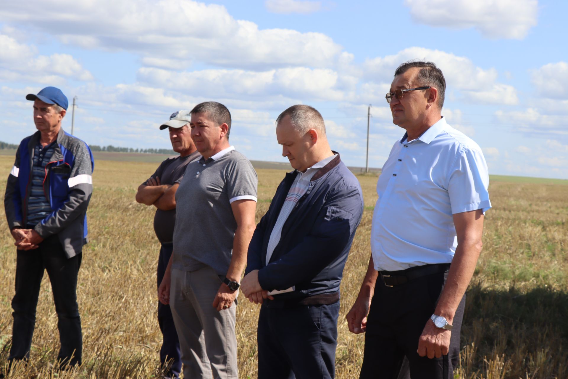 В Нурлатском районе наградили первого комбайнера-тысячника