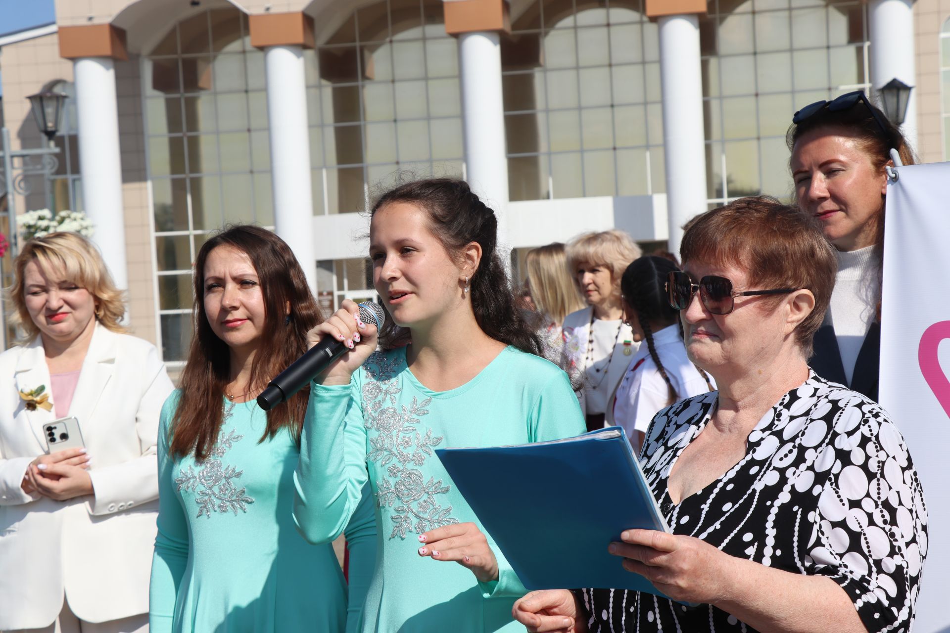 В рамках августовского совещания педагоги района представили тематические выставки