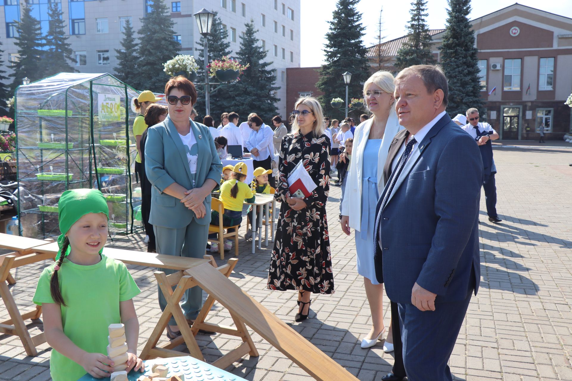 В рамках августовского совещания педагоги района представили тематические выставки