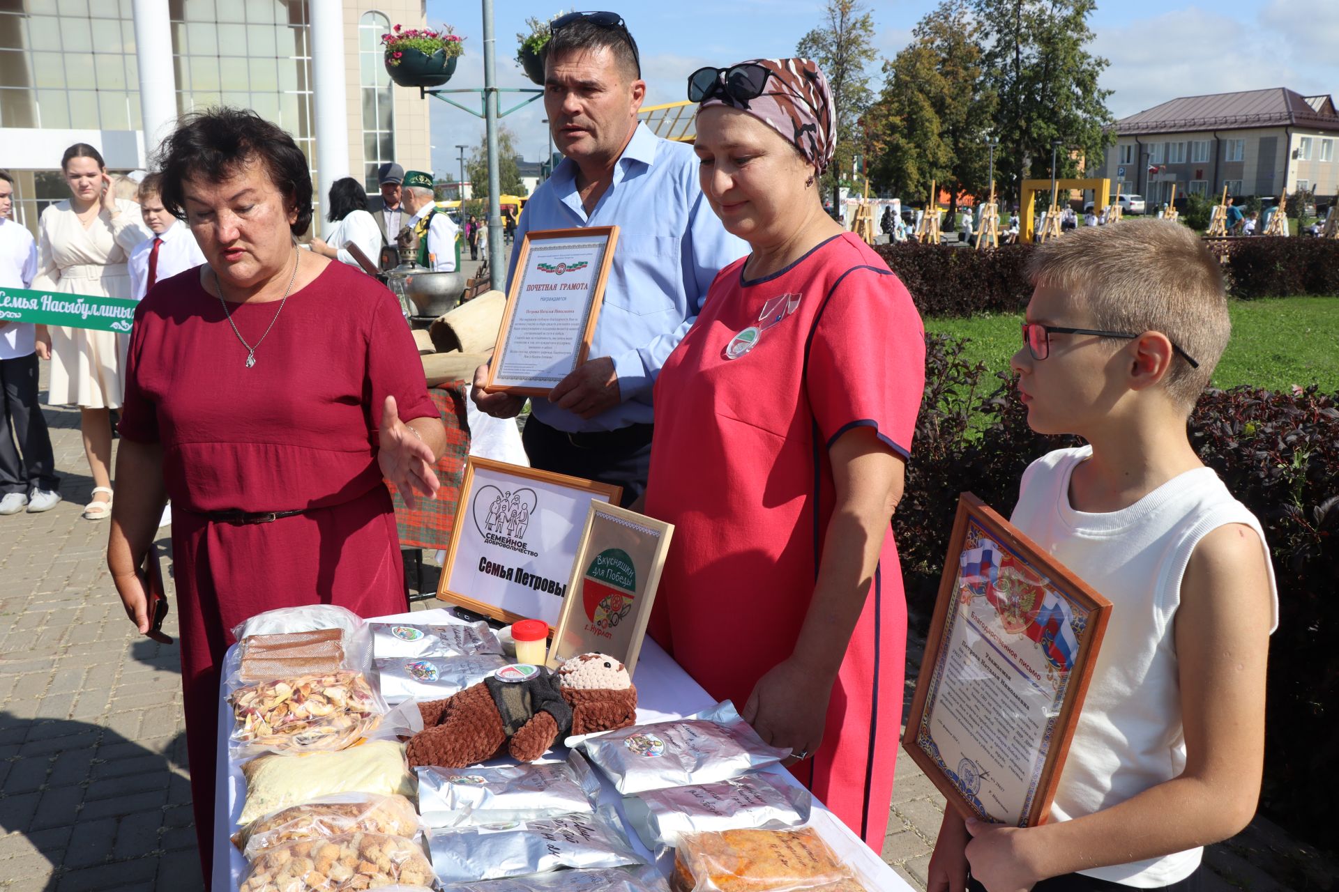 В рамках августовского совещания педагоги района представили тематические выставки