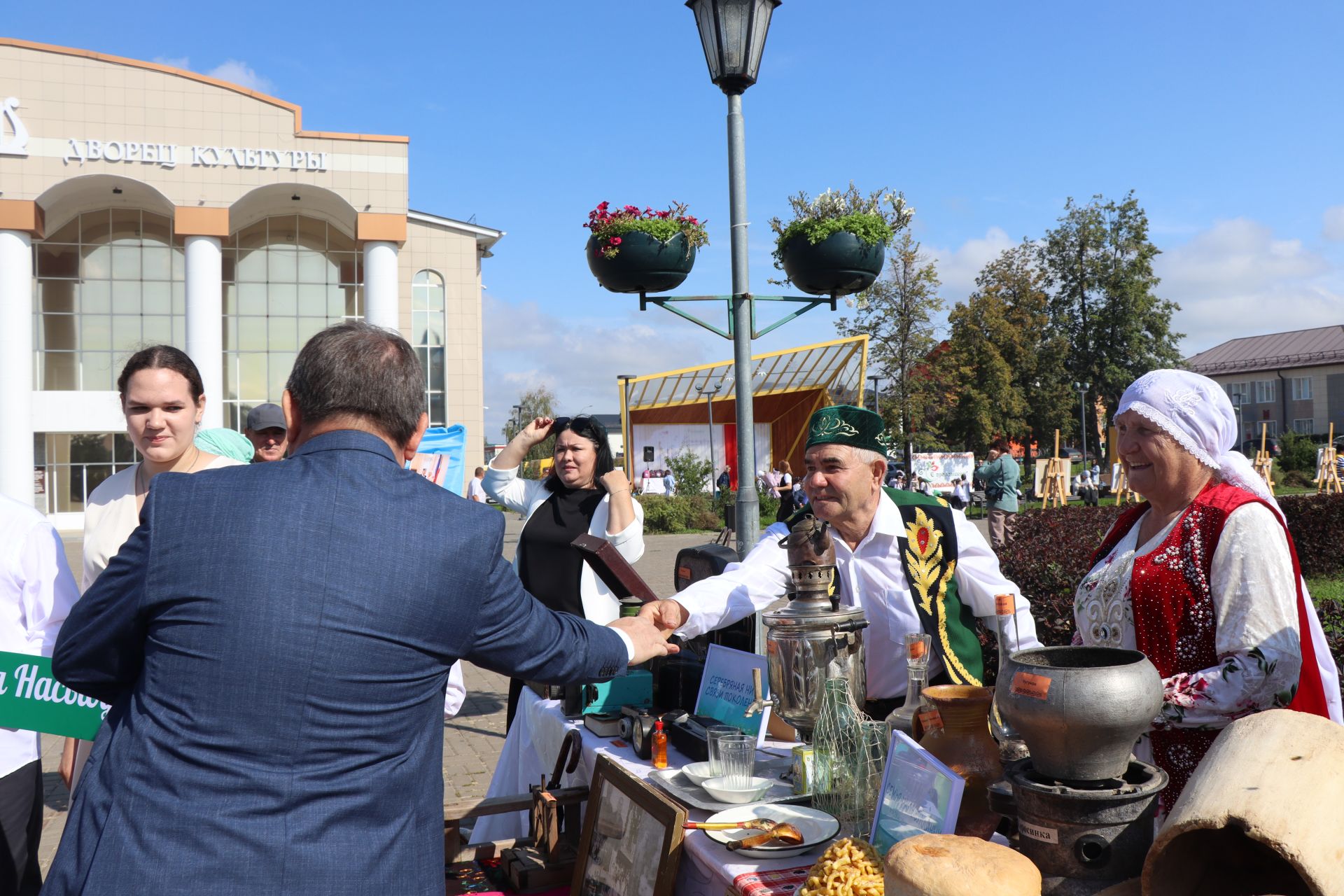 В рамках августовского совещания педагоги района представили тематические выставки