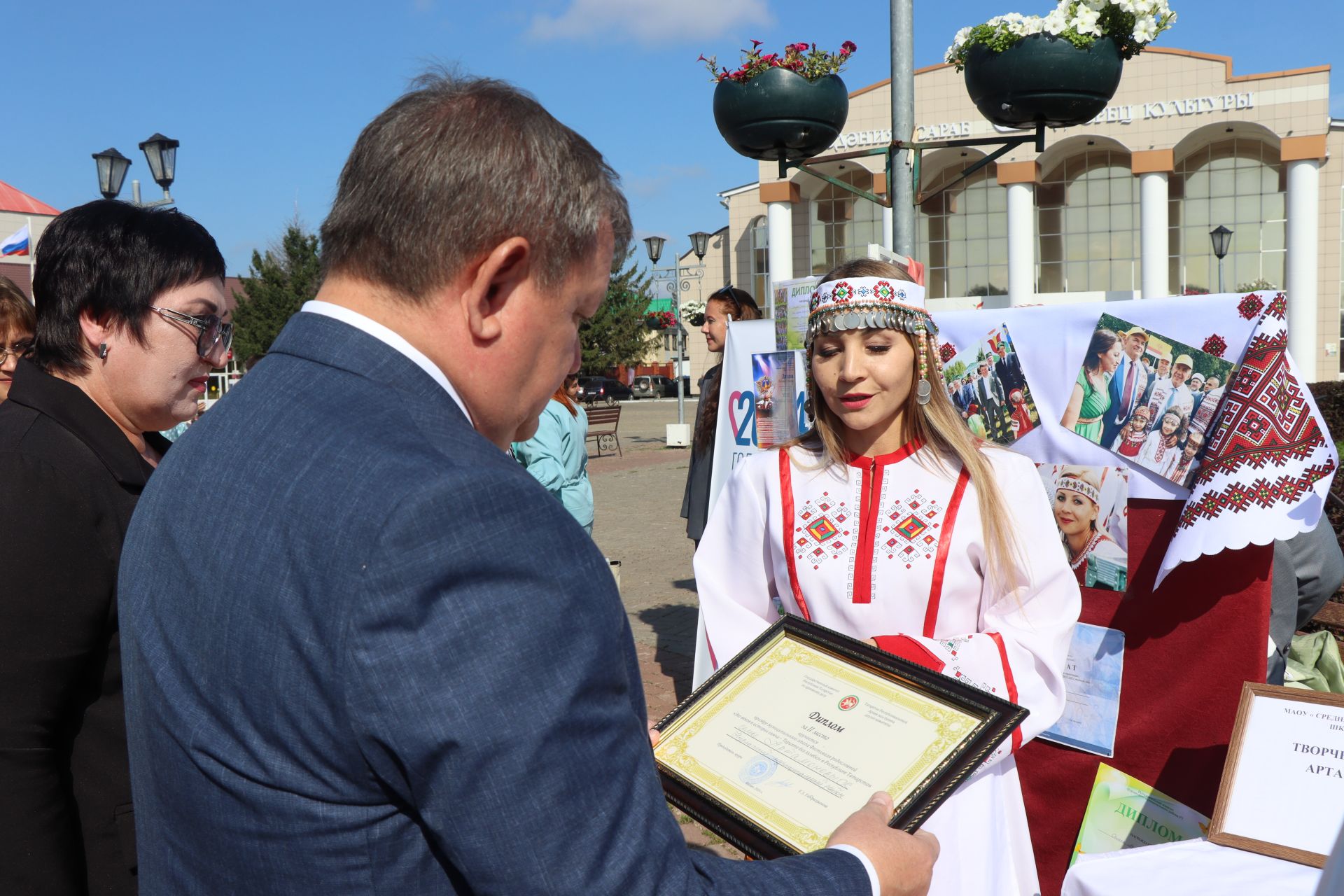 В рамках августовского совещания педагоги района представили тематические выставки