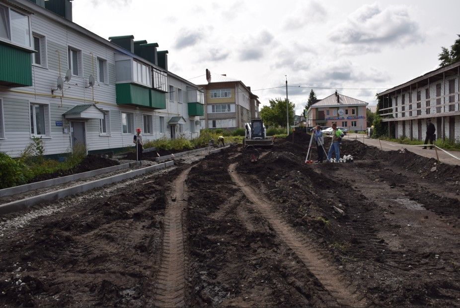 Нурлатские дворы приобретают современный вид