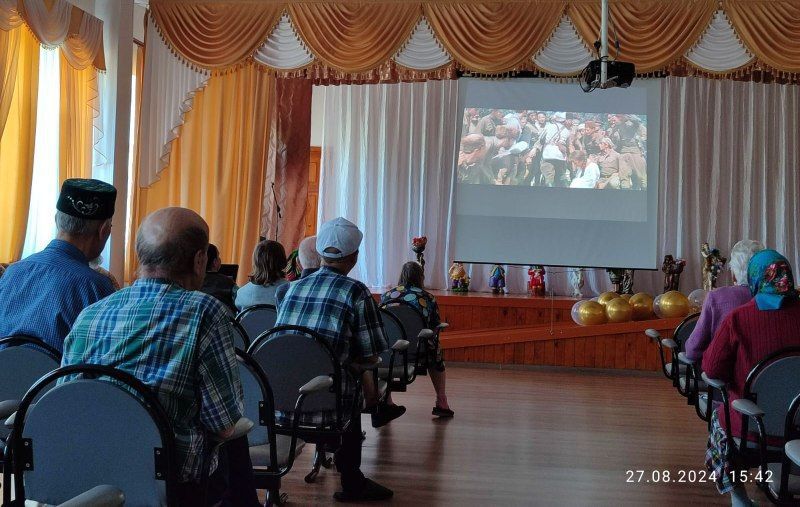 В День российского кино жители Нурлатского дома-интерната окунулись в увлекательный мир кинематографа