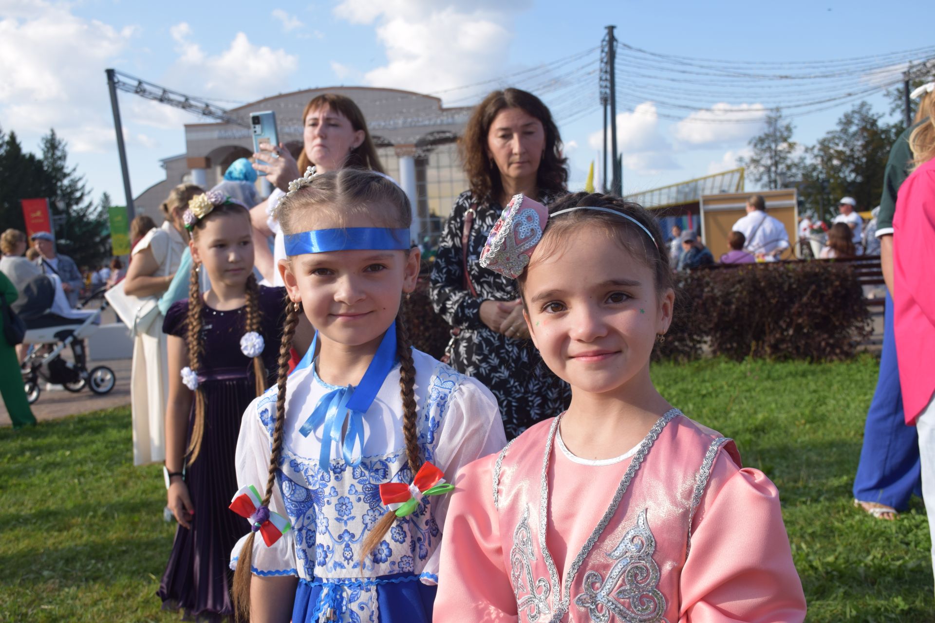 В Нурлате в День города прошел традиционный конкурс «Озын толым – длинная коса»