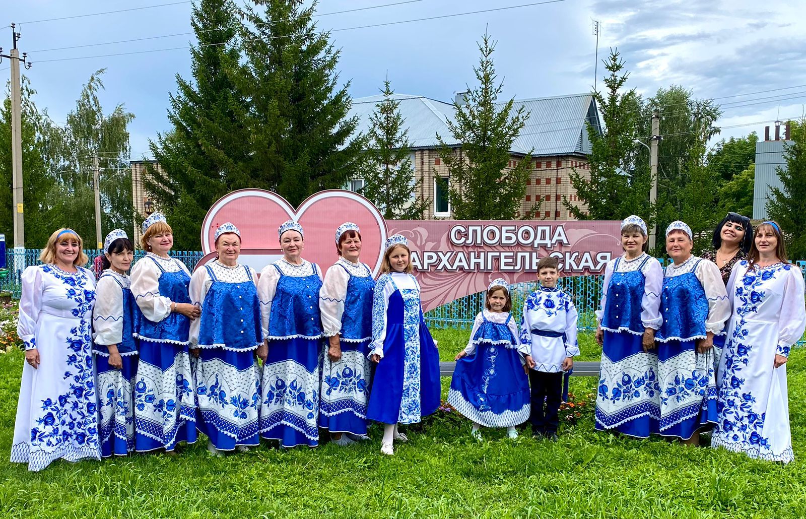 Нурлатцы вернулись с подарками с республиканского фестиваля русской песни