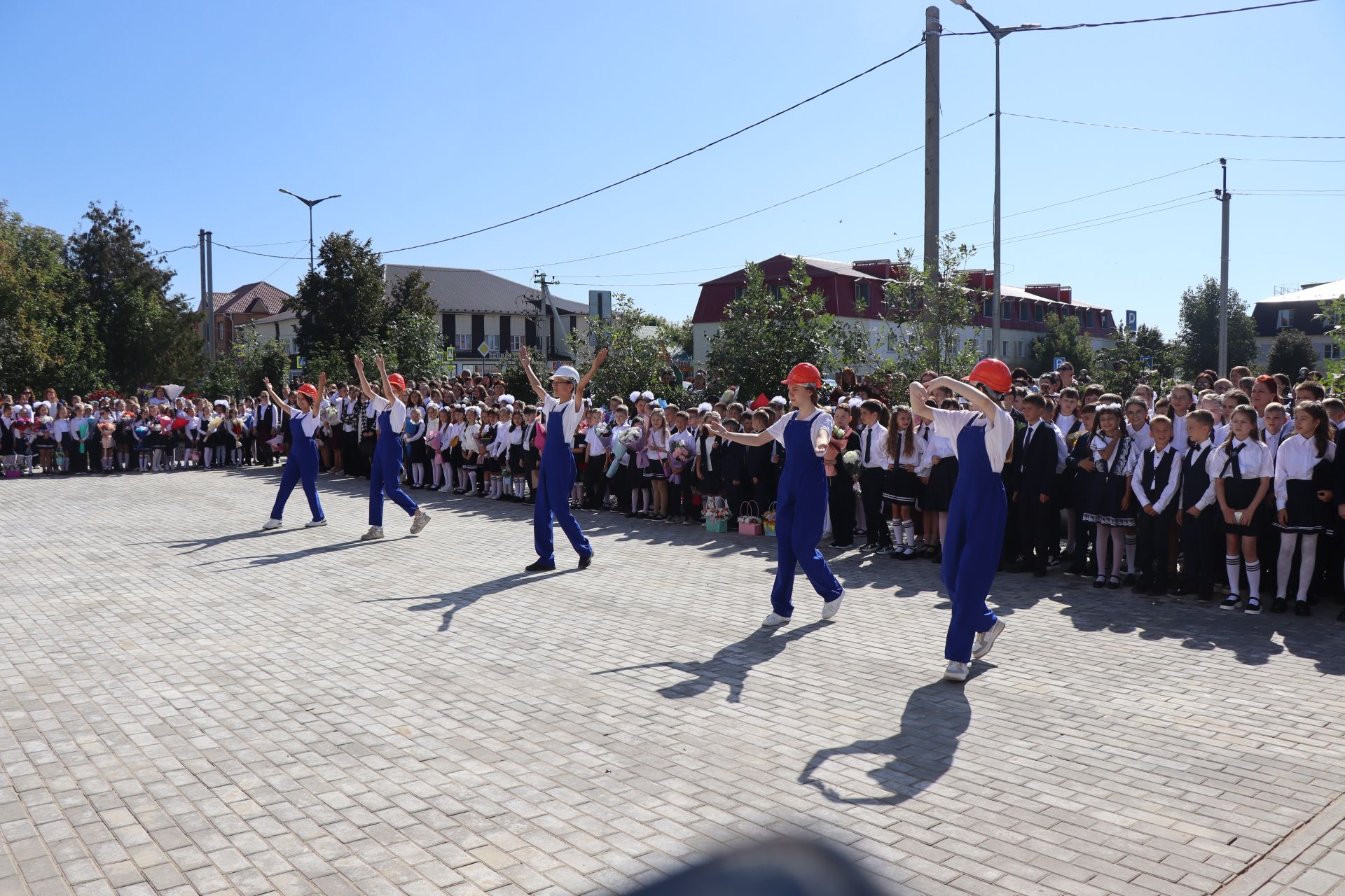 В Нурлате первый звонок для учеников школы №2 прозвенел в обновленных стенах