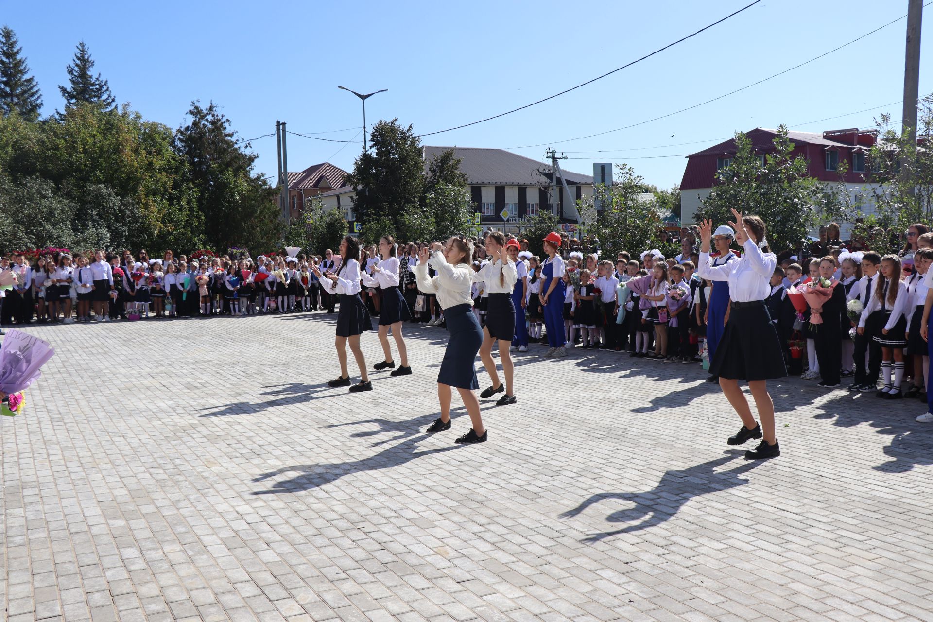 В Нурлате первый звонок для учеников школы №2 прозвенел в обновленных стенах