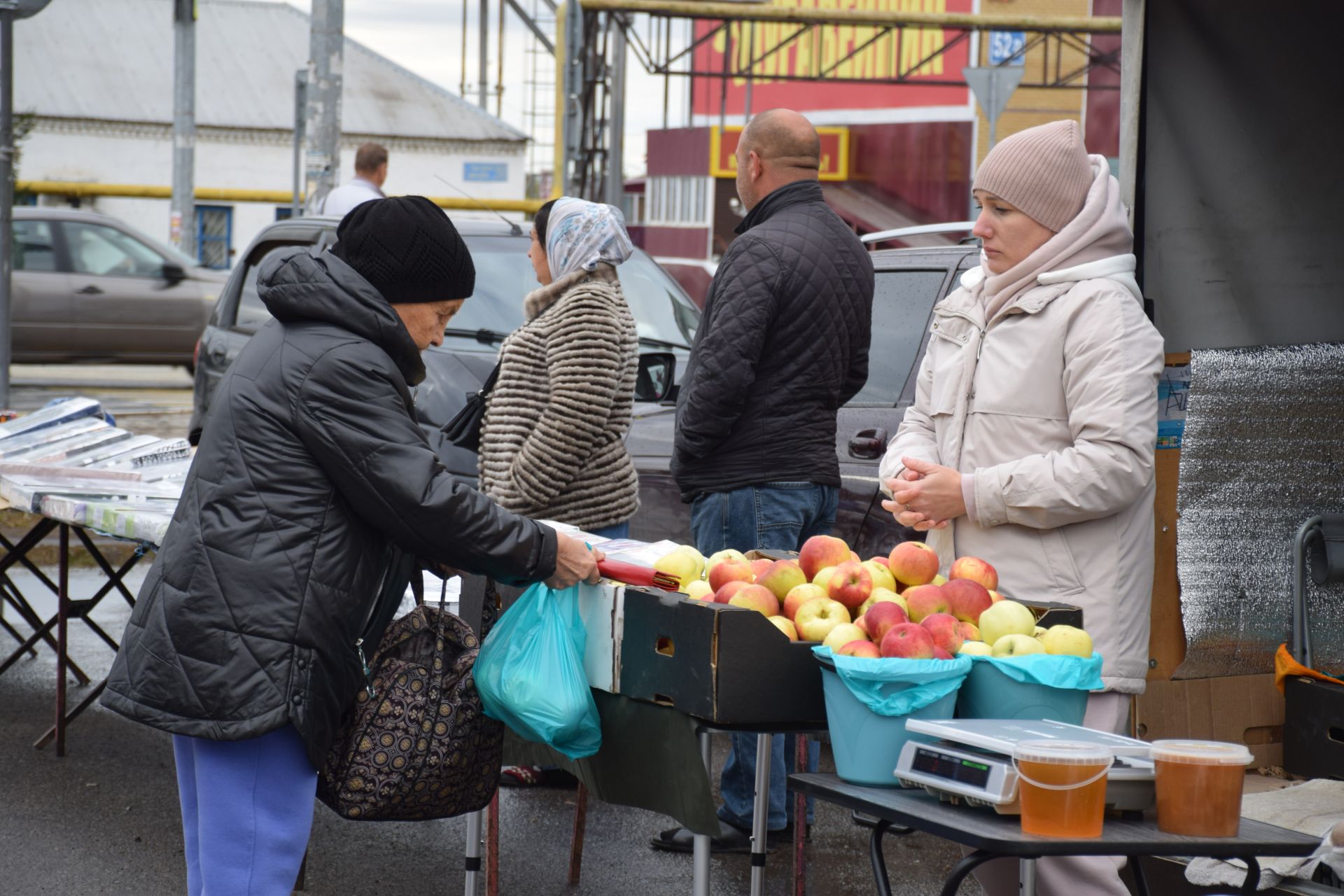 В Нурлате проходит очередная сельскохозяйственная ярмарка