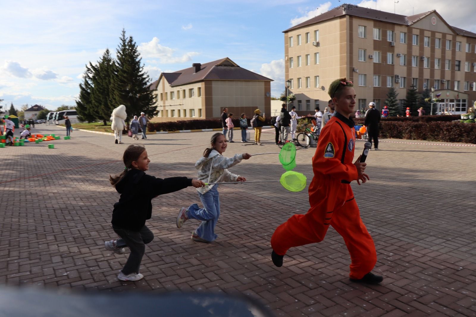 Нурлатцы отмечают День профсоюзов (фоторепортаж)