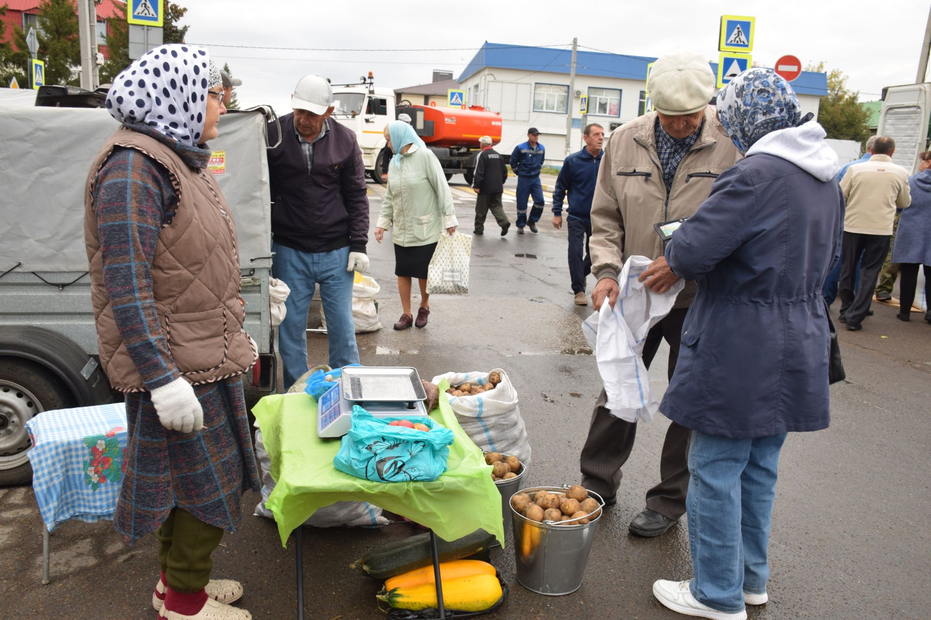 В Нурлате проходит очередная сельскохозяйственная ярмарка