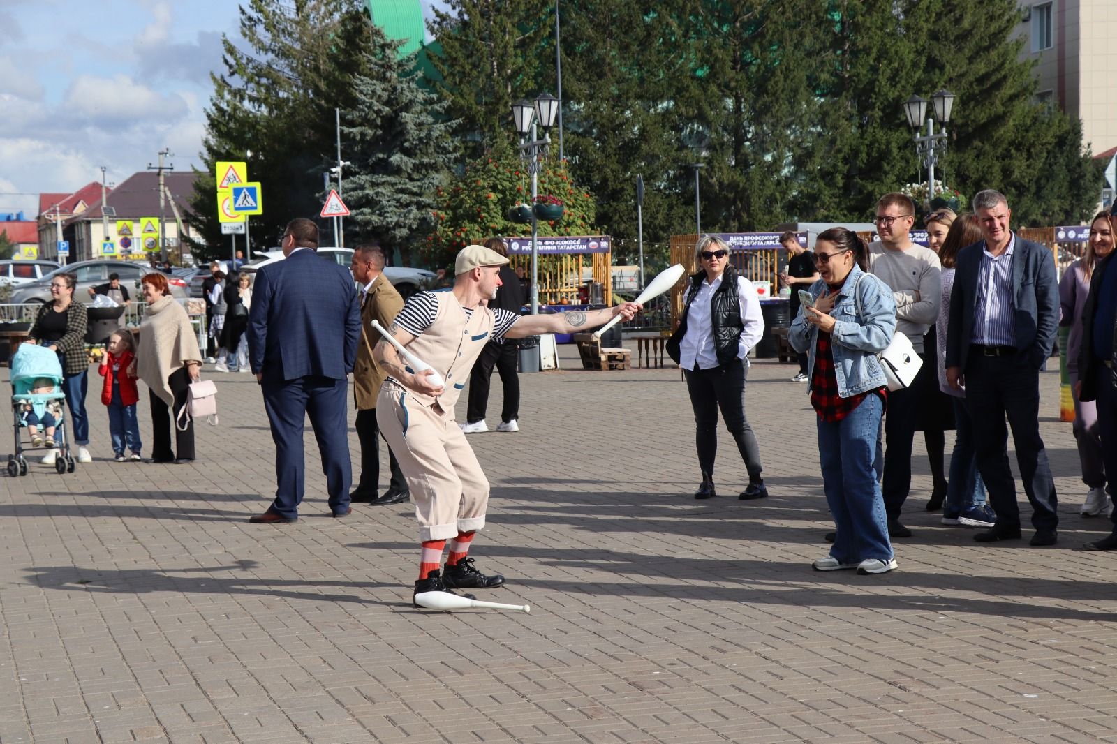 Нурлатцы отмечают День профсоюзов (фоторепортаж)