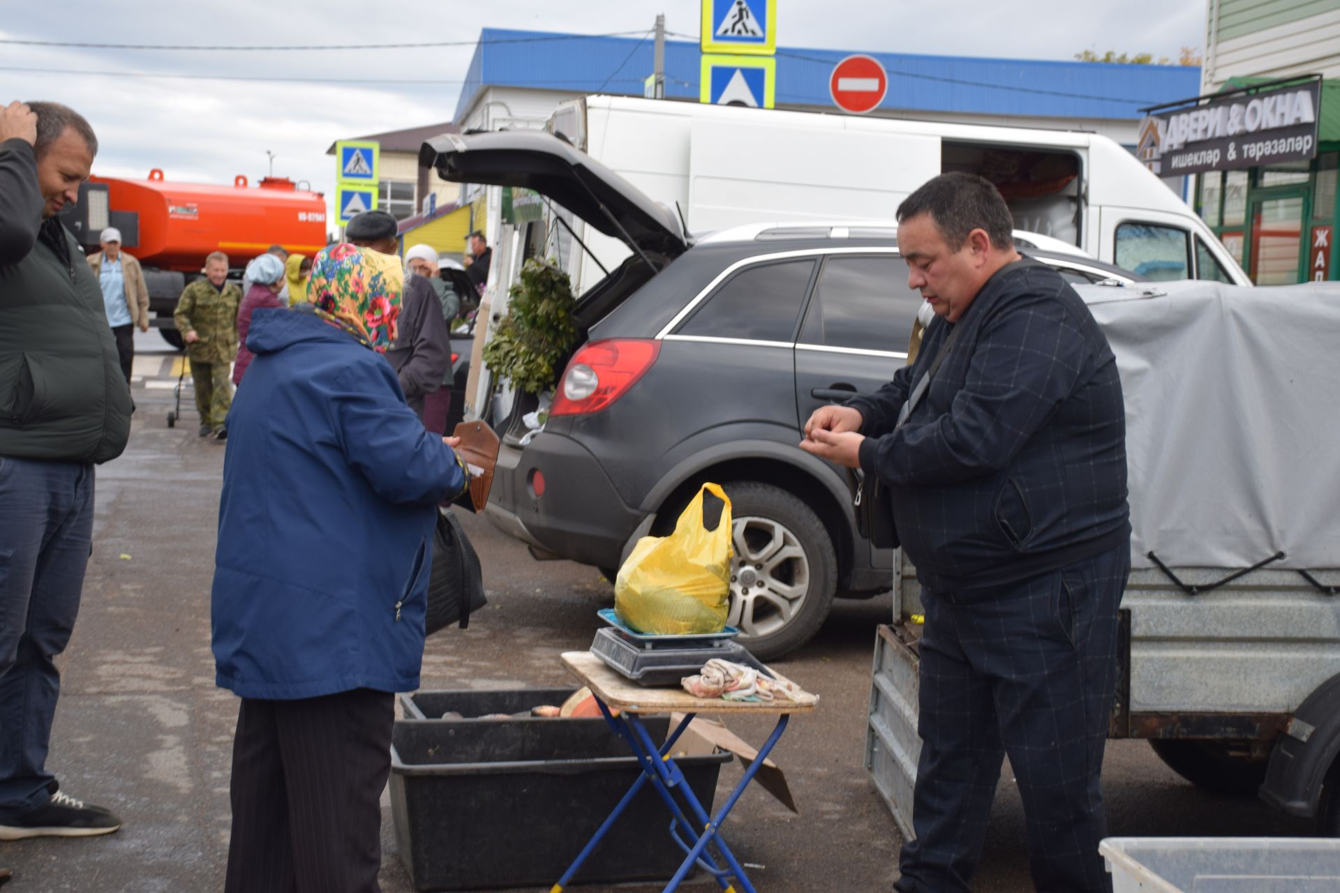 В Нурлате проходит очередная сельскохозяйственная ярмарка