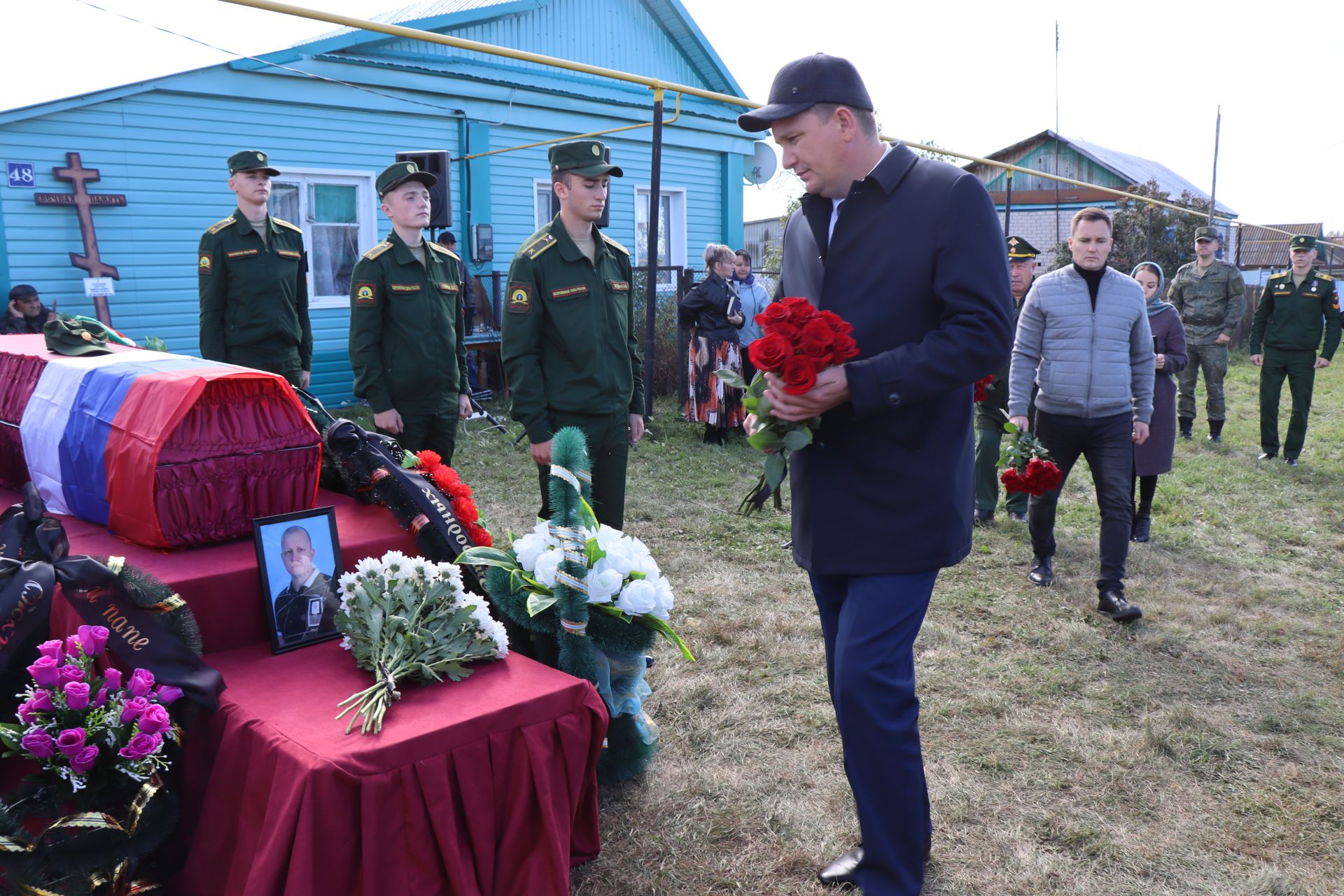 В Старых Челнах простились с героем СВО