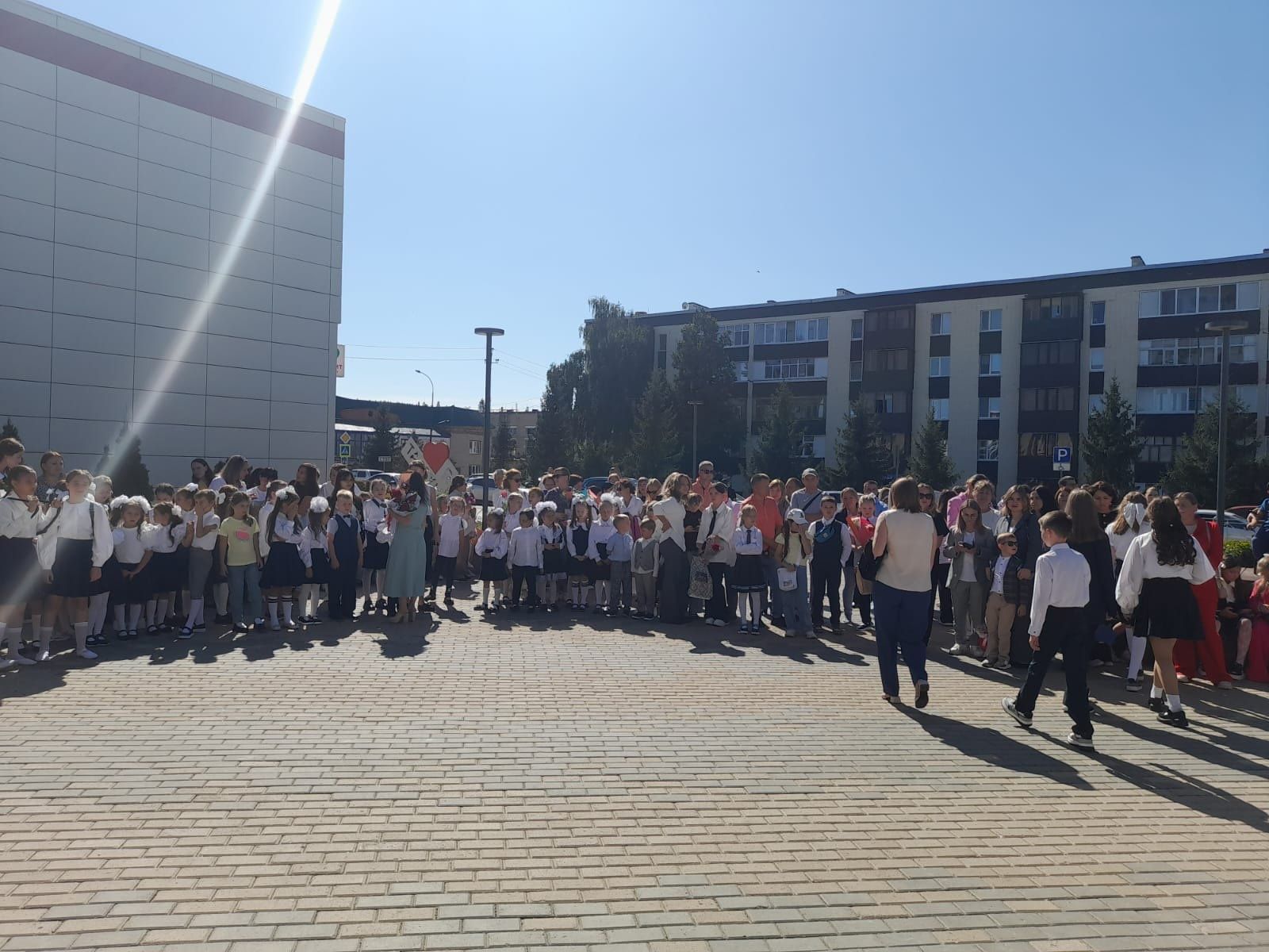 2 сентября в детской школе искусств «Сәләт» впервые прошла торжественная музыкальная линейка