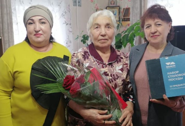 Учителя-ветерана из Турнояса поздравили с 85- летием