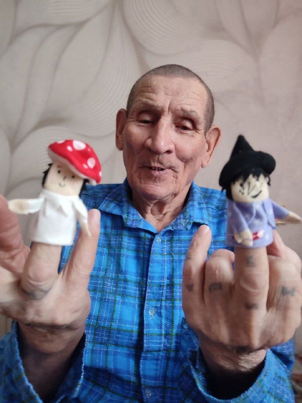 Жители Нурлатского дома-интерната примерили роли актеров кукольного театра