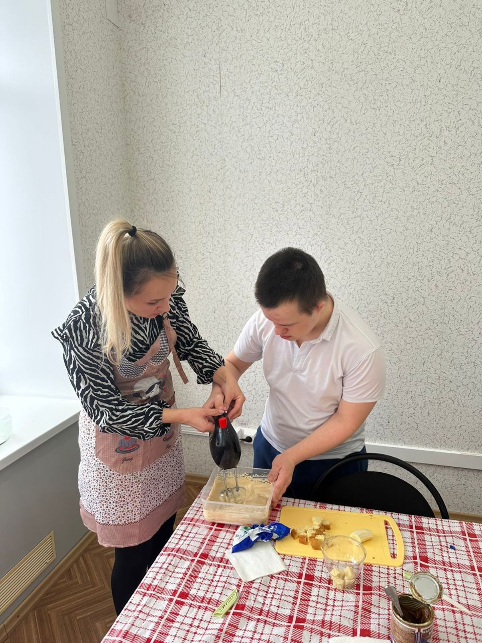 В группе дневного пребывания центра «Гармония» прошел кулинарный мастер-класс