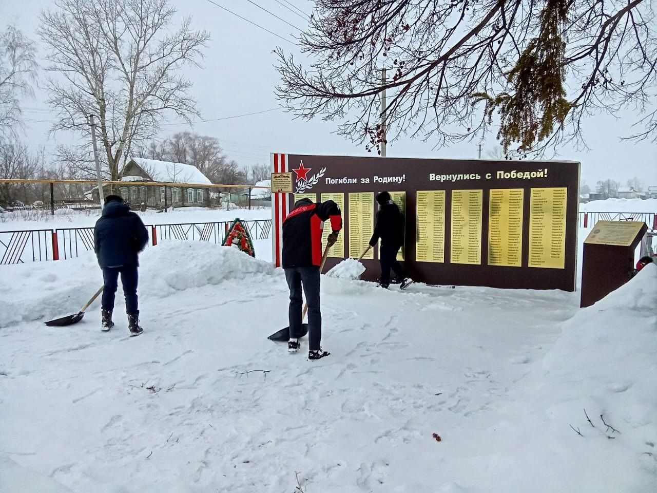 Мамыковские юнармейцы приняли участие во Всероссийской акции «Обелиск»