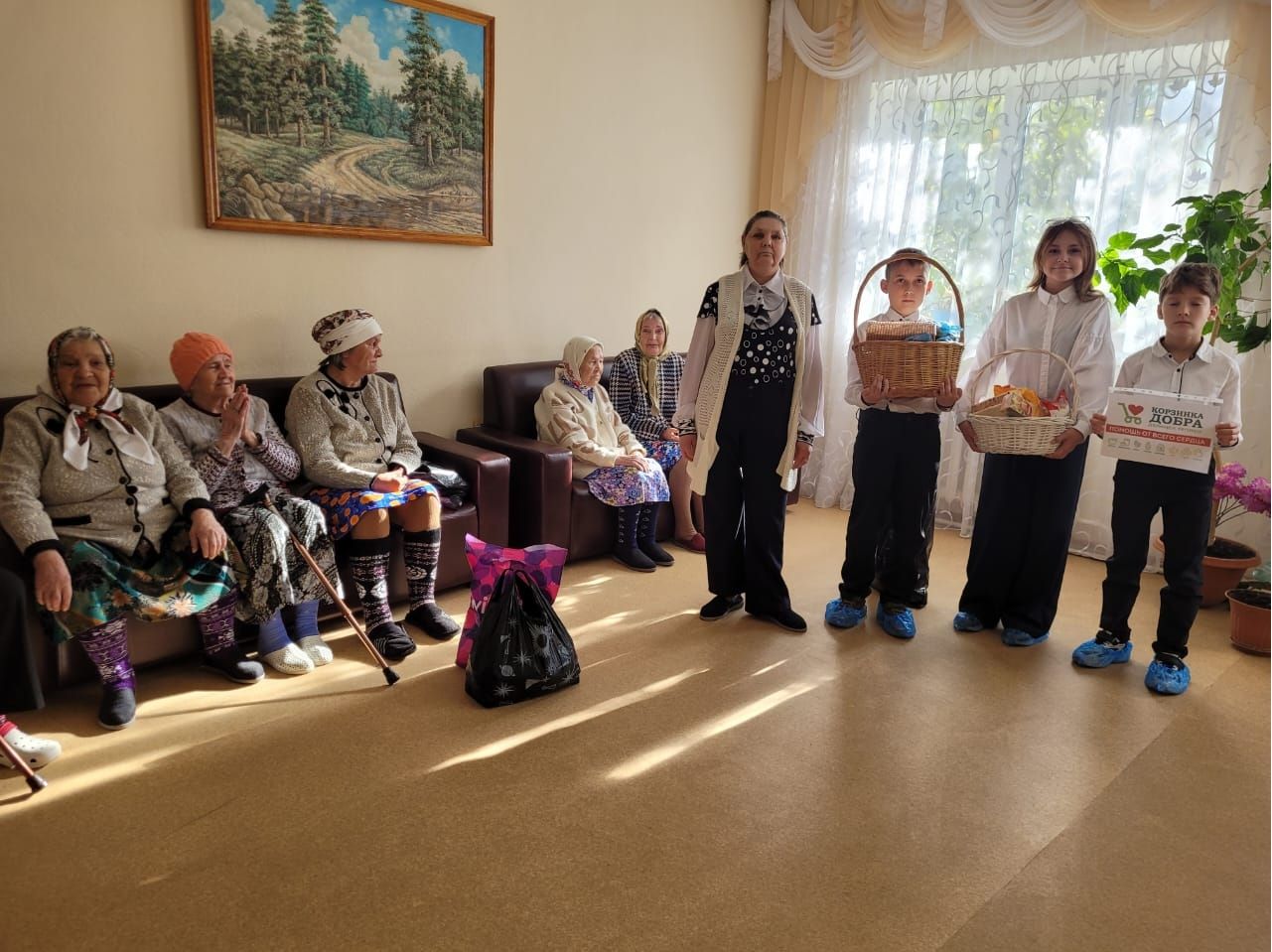 «Корзина добра»: нурлатские школьники порадовали пожилых