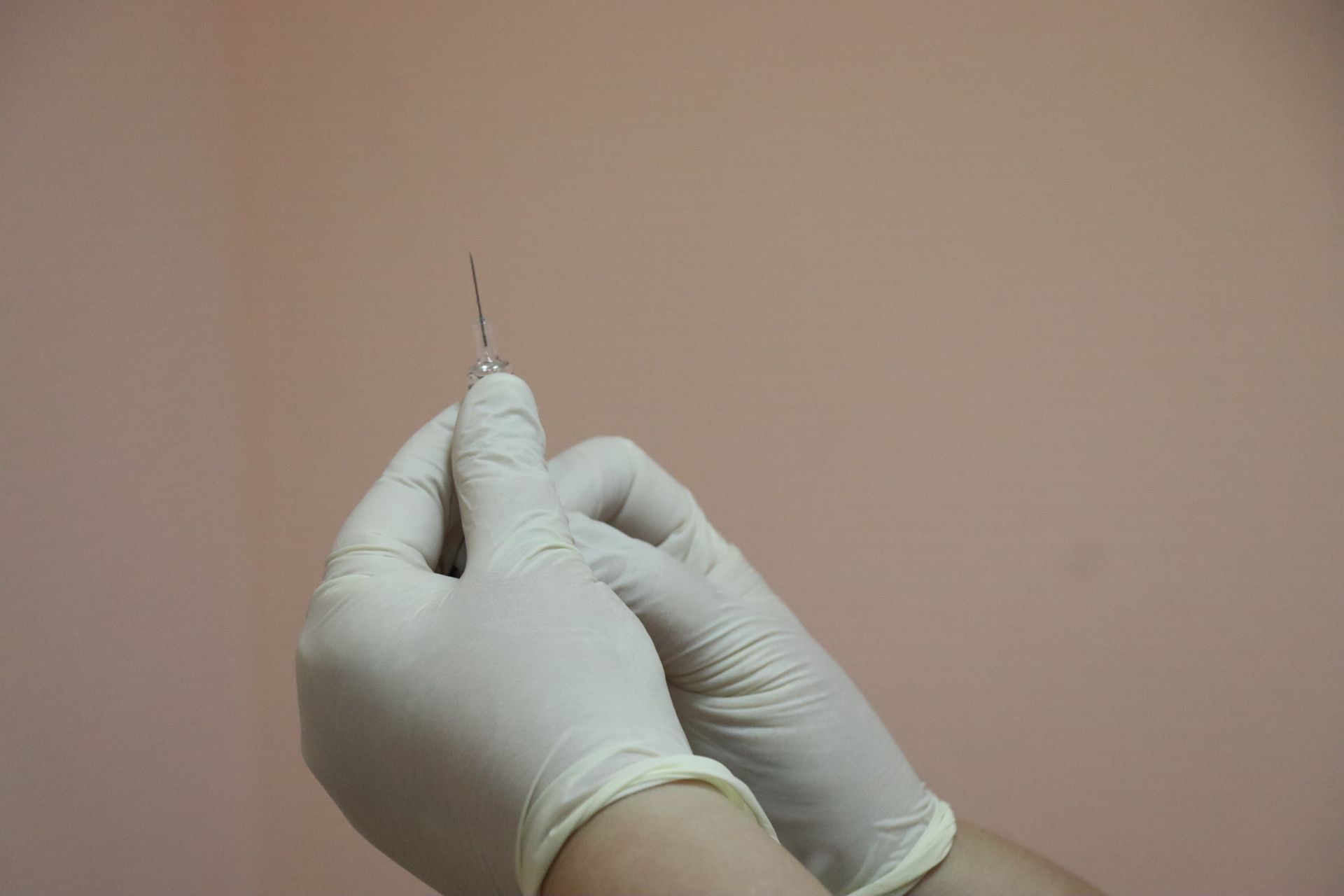 Глава Нурлатского района показал пример подчиненным и поставил прививку против гриппа