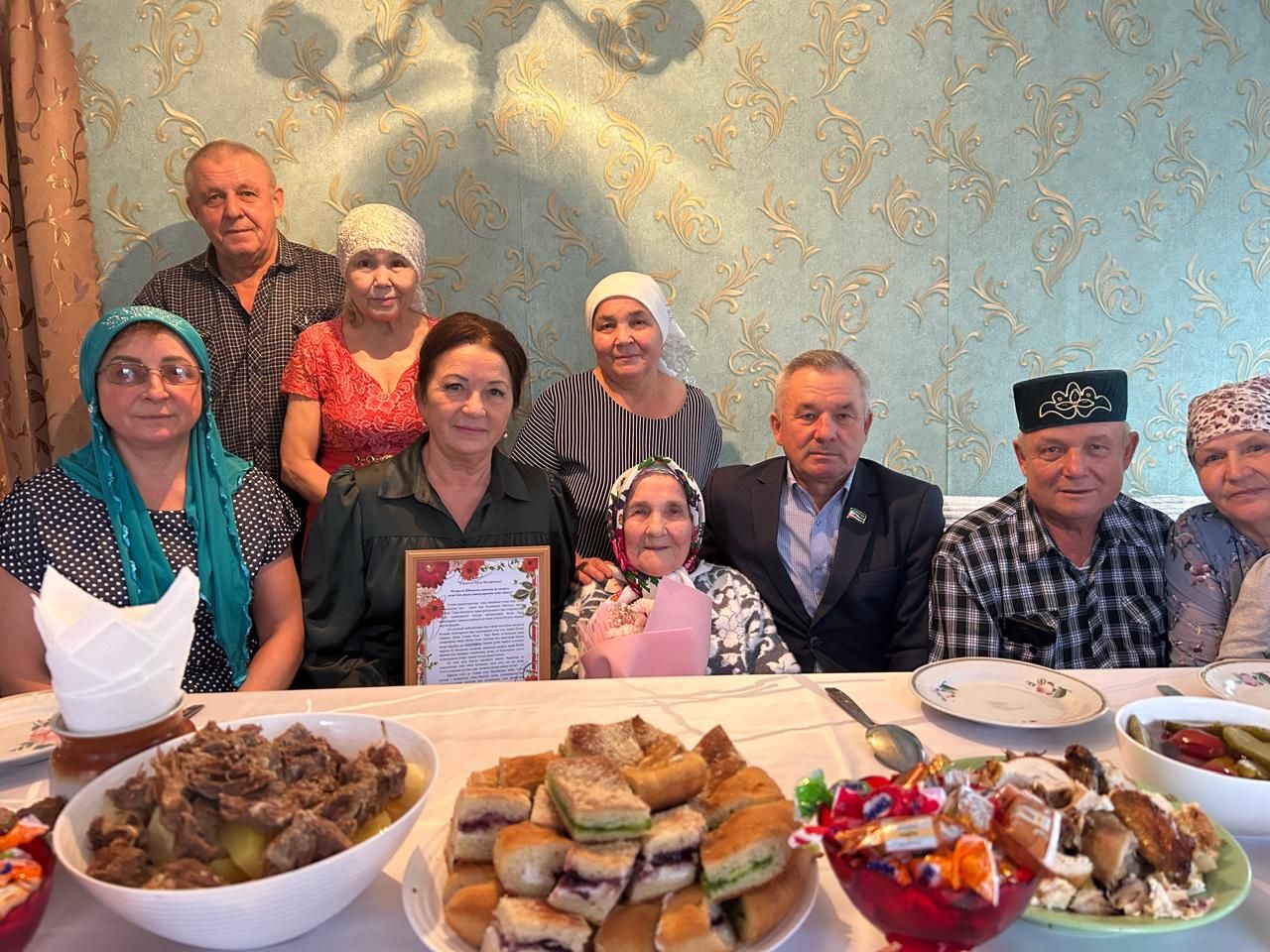 Жительницу села Фомкино Раузу Вагызовну Халиуллину поздравили с юбилеем