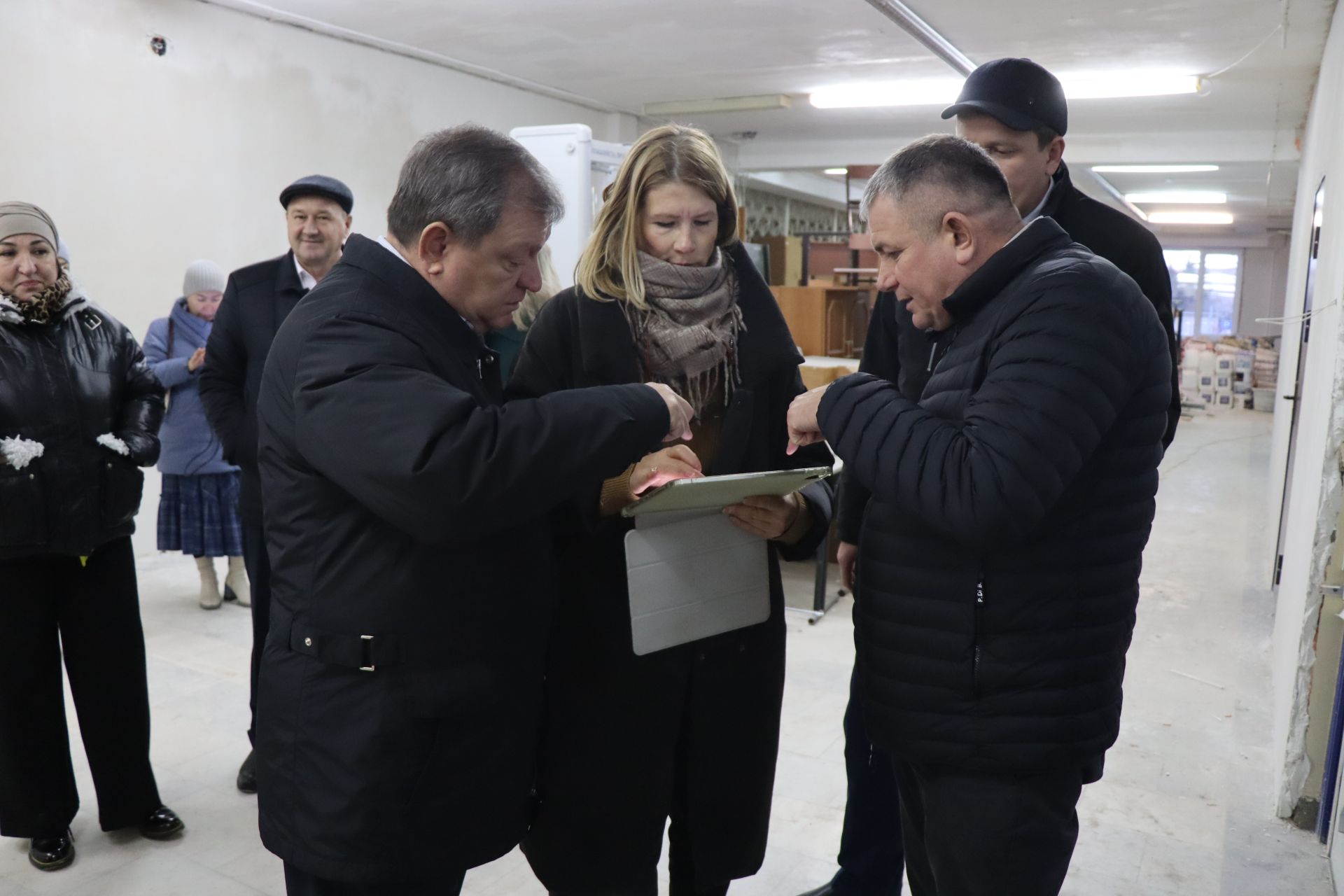 Дамир Ишкинеев рабочее совещание провел на объекте капремонта