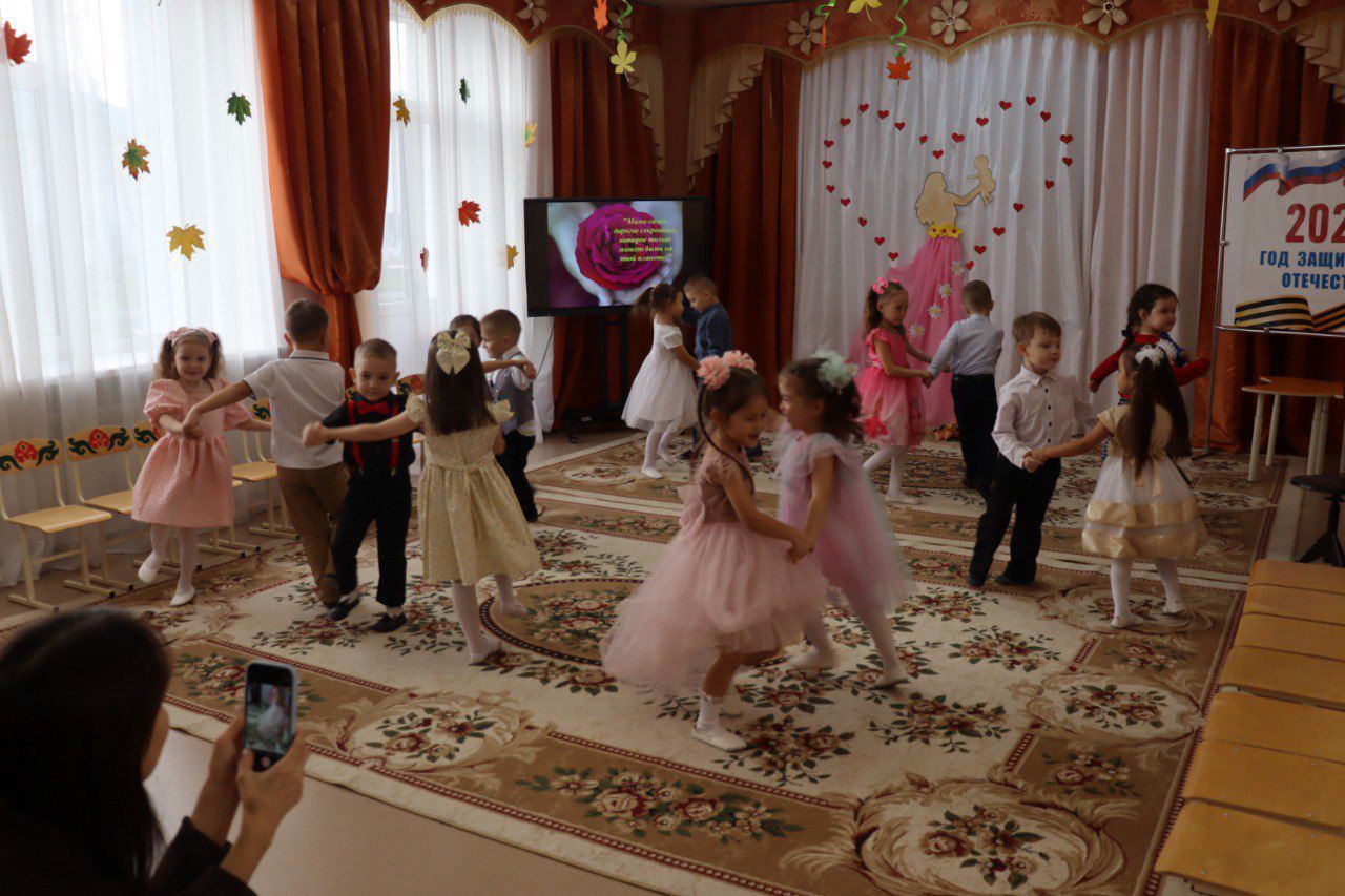 В детском саду «Солнышко» прошел утренник ко Дню матери