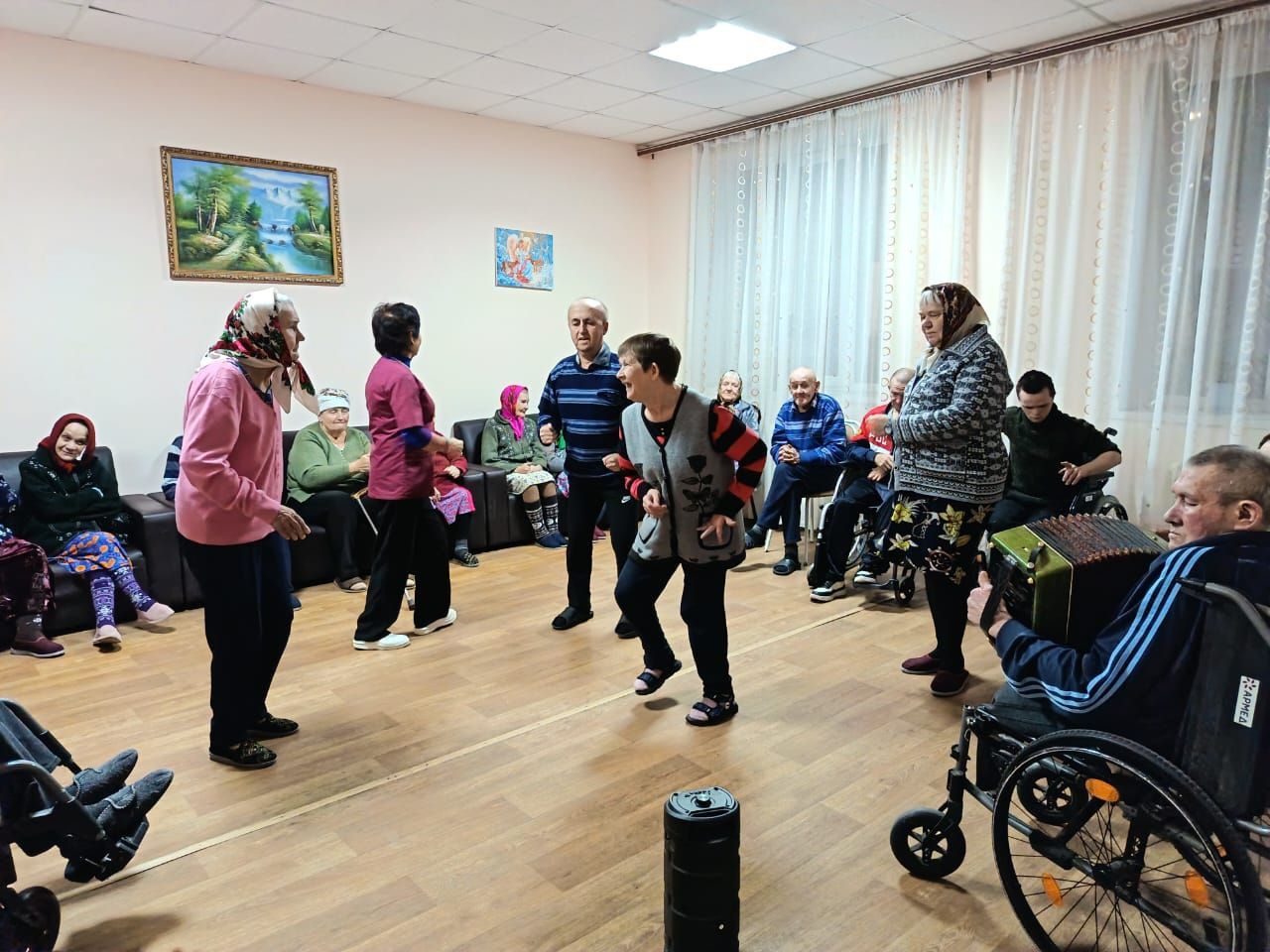 Мелодии молодости и дыхание здоровья в Нурлатском доме-интернате