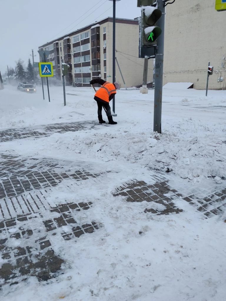В Нурлатском районе ведут активную борьбу со снегопадом