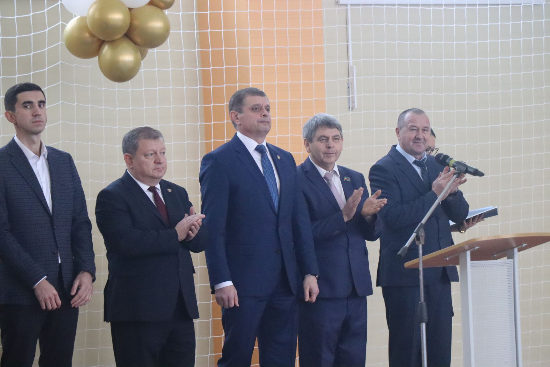 В Нурлате торжественно открыли спортзал городской школы №8 (+фоторепортаж)