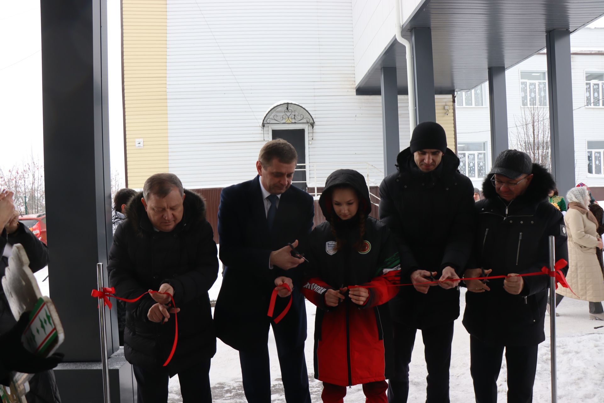 В Нурлате торжественно открыли спортзал городской школы №8 (+фоторепортаж)