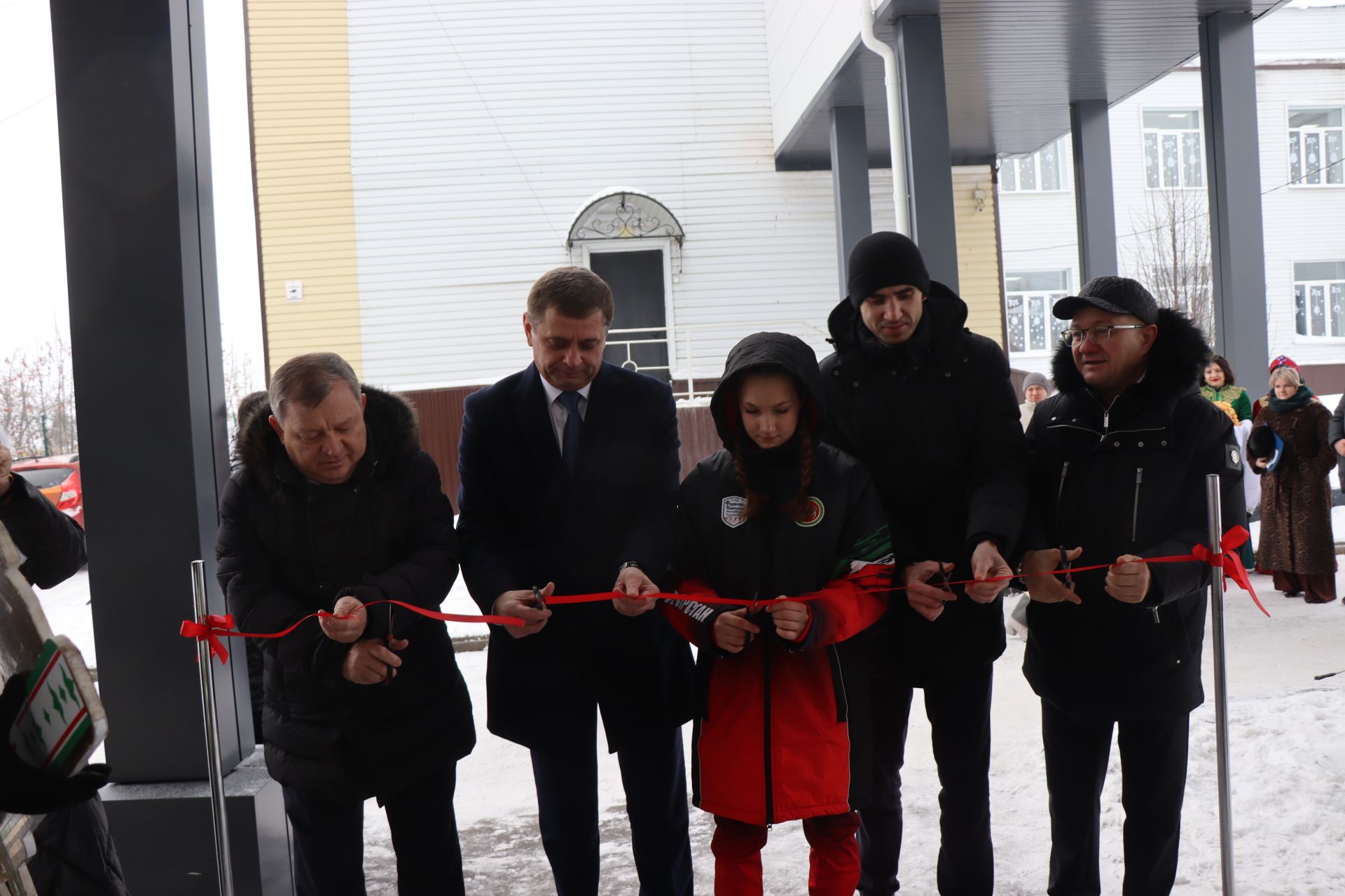 В Нурлате торжественно открыли спортзал городской школы №8 (+фоторепортаж)