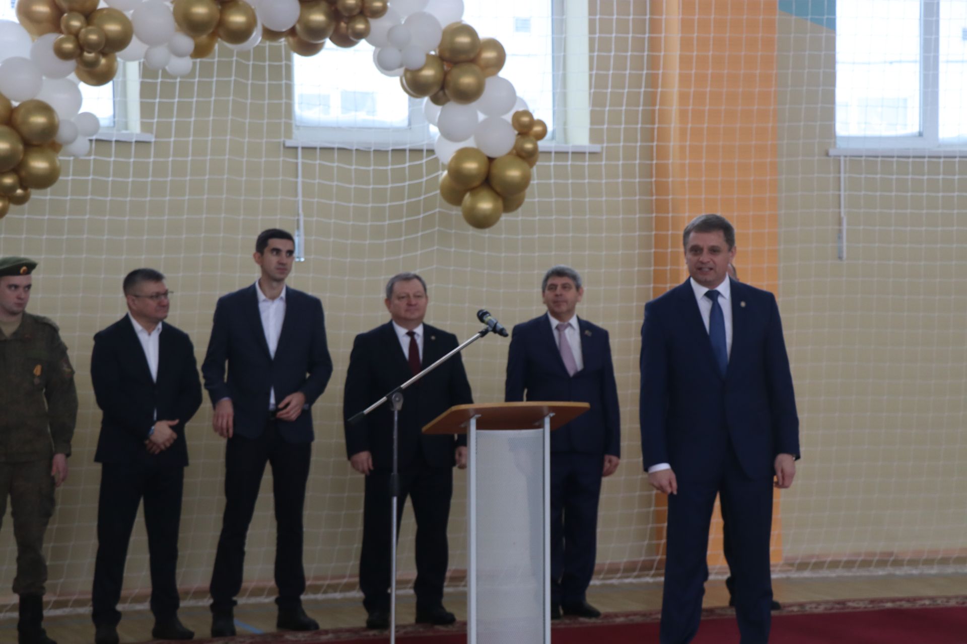 В Нурлате торжественно открыли спортзал городской школы №8 (+фоторепортаж)