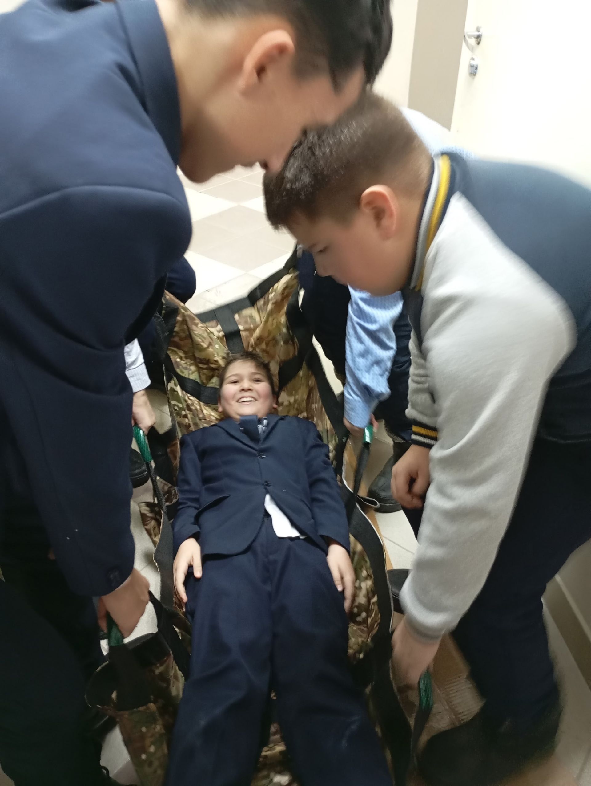 Урок патриотизма на практике: нурлатские гимназисты помогли в сборе гуманитарной помощи