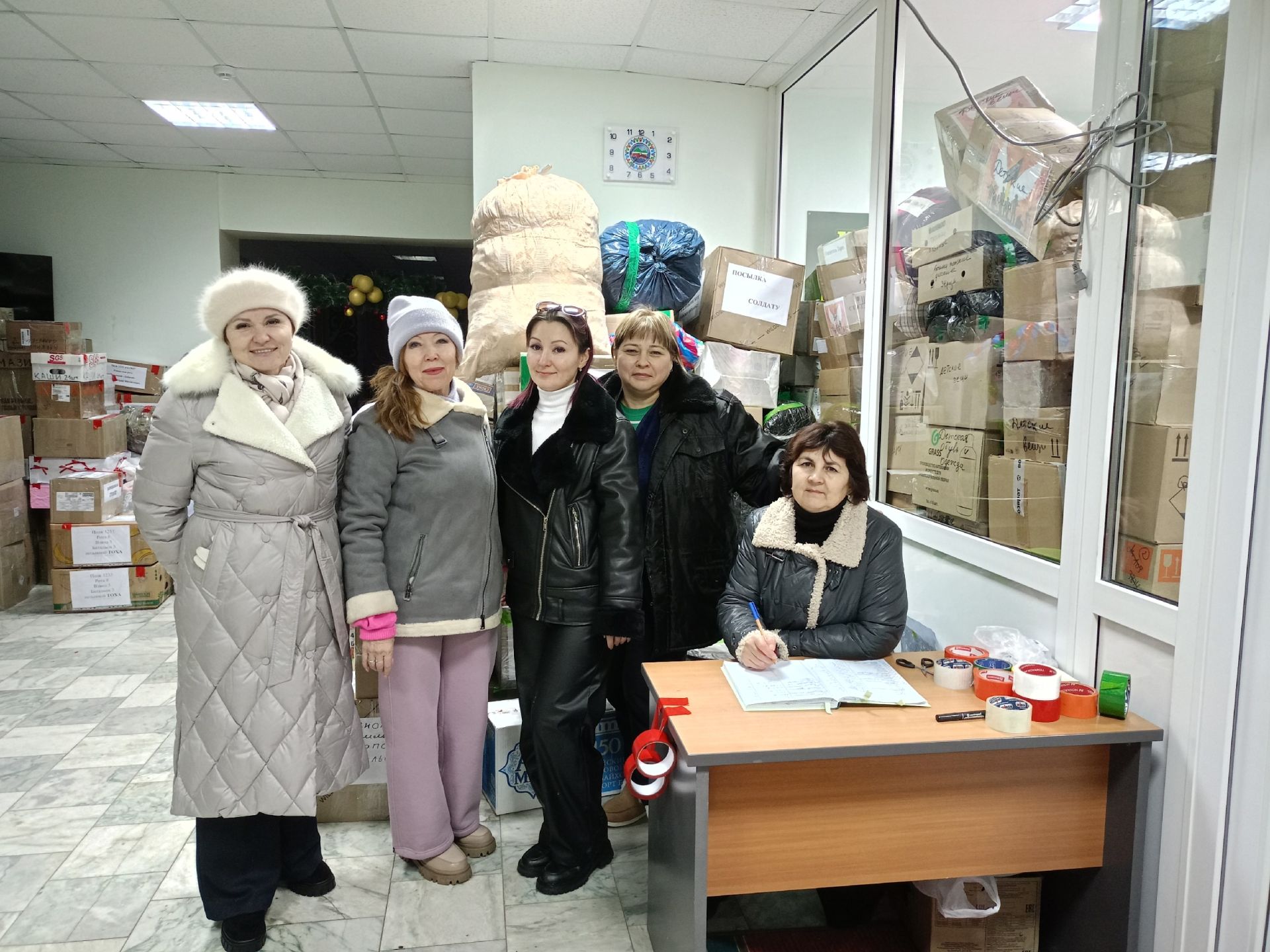 Волонтеры Нурлата отправили на фронт тысячи медицинских материалов и именные посылки