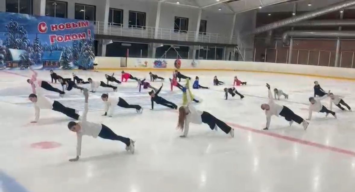 Нурлатские фигуристки превратили лёд в сказочную страну