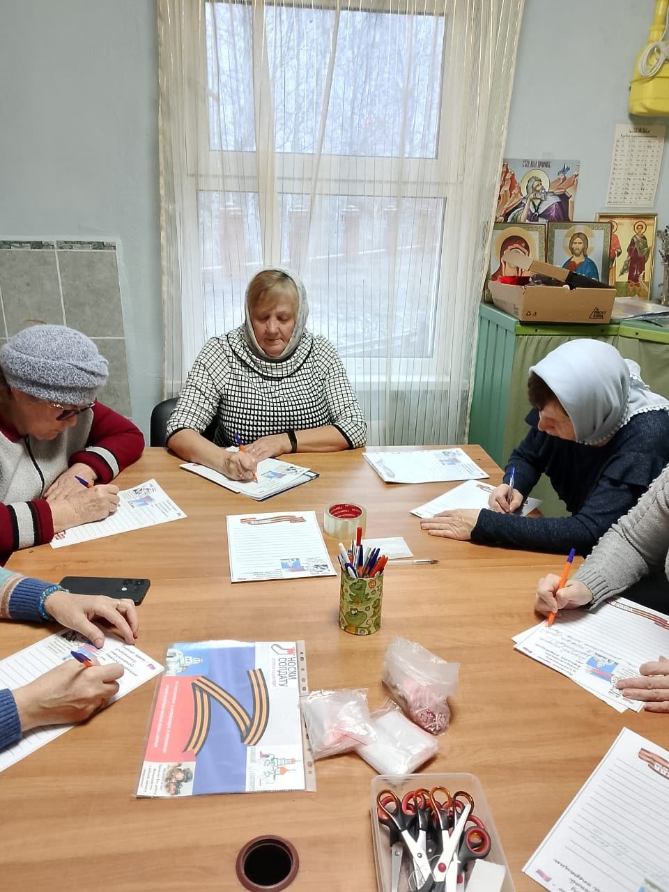 Забота и молитва: в Нурлате собрали посылки для воинов
