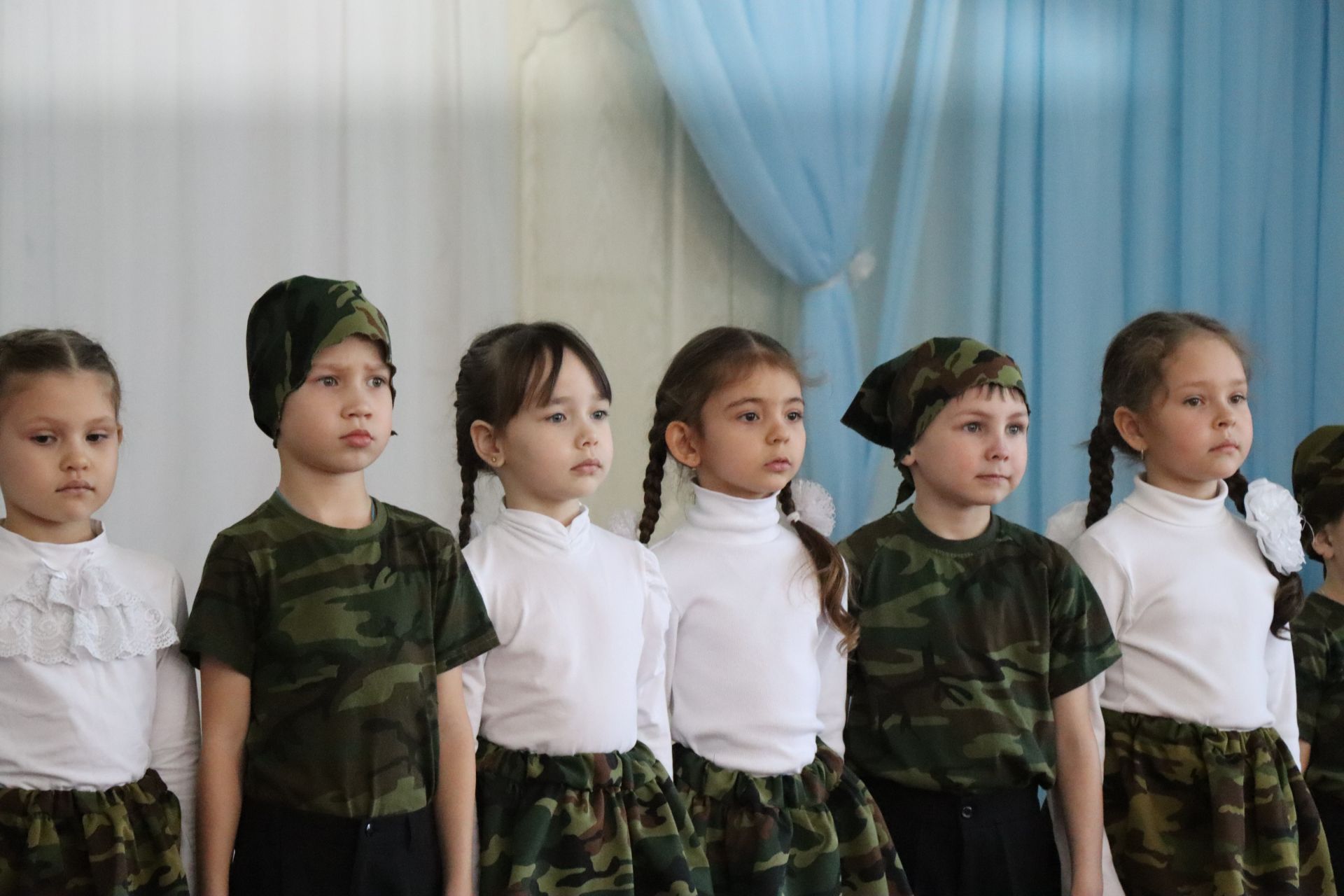 Нурлатский смотр строя и песни: волонтеры, героическая память и детская отвага (фоторепортаж)