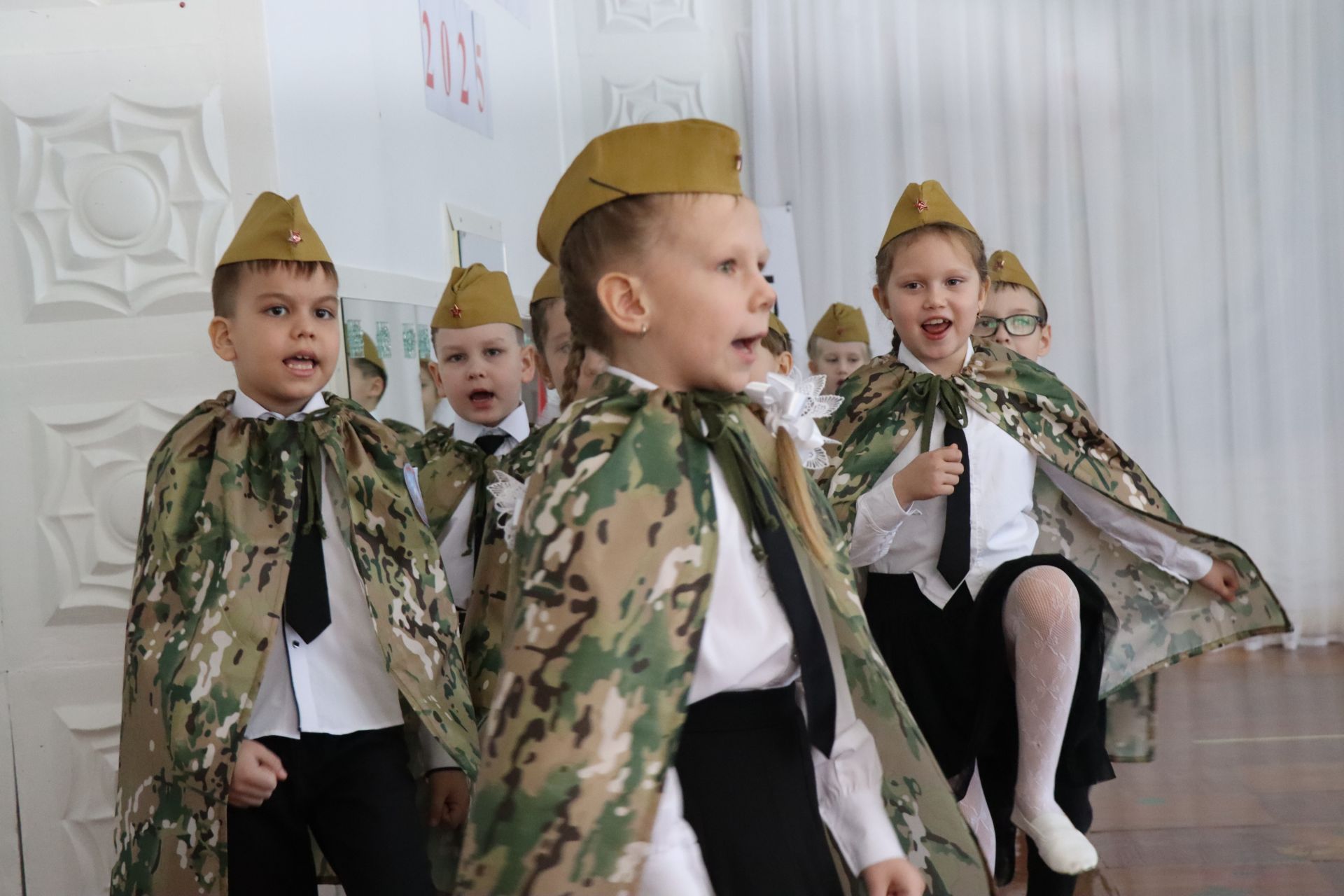 Нурлатский смотр строя и песни: волонтеры, героическая память и детская отвага (фоторепортаж)