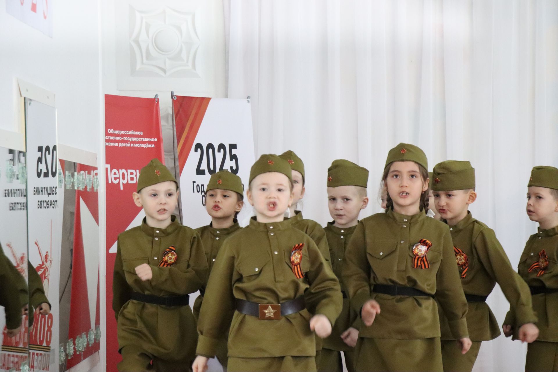 Нурлатский смотр строя и песни: волонтеры, героическая память и детская отвага (фоторепортаж)