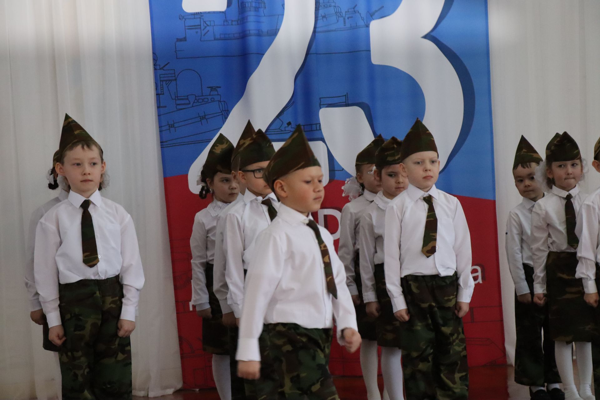 Нурлатский смотр строя и песни: волонтеры, героическая память и детская отвага (фоторепортаж)