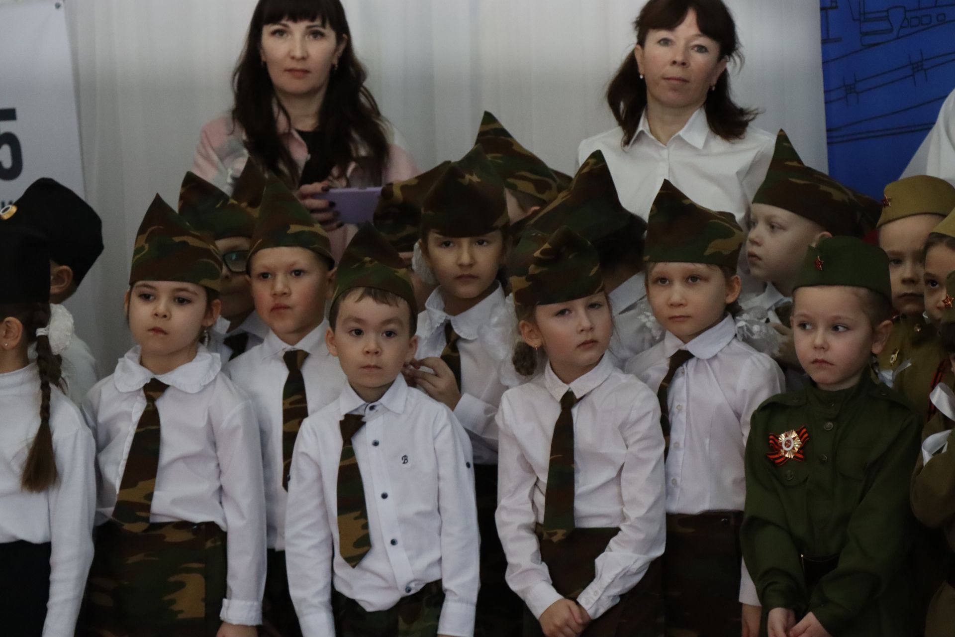 Нурлатский смотр строя и песни: волонтеры, героическая память и детская отвага (фоторепортаж)
