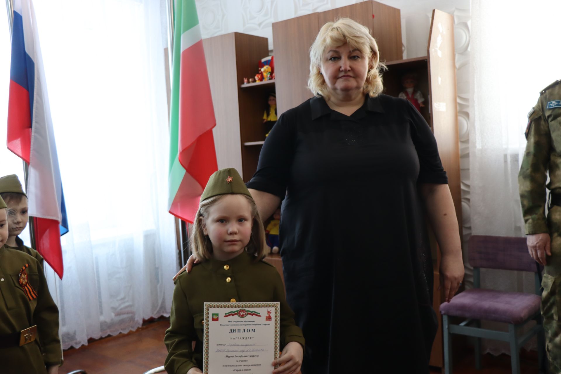 Нурлатский смотр строя и песни: волонтеры, героическая память и детская отвага (фоторепортаж)