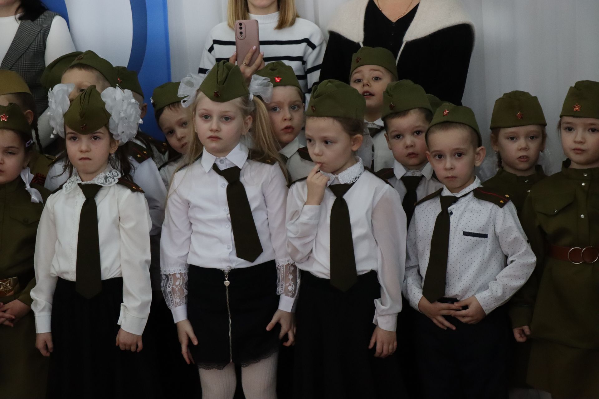 Нурлатский смотр строя и песни: волонтеры, героическая память и детская отвага (фоторепортаж)