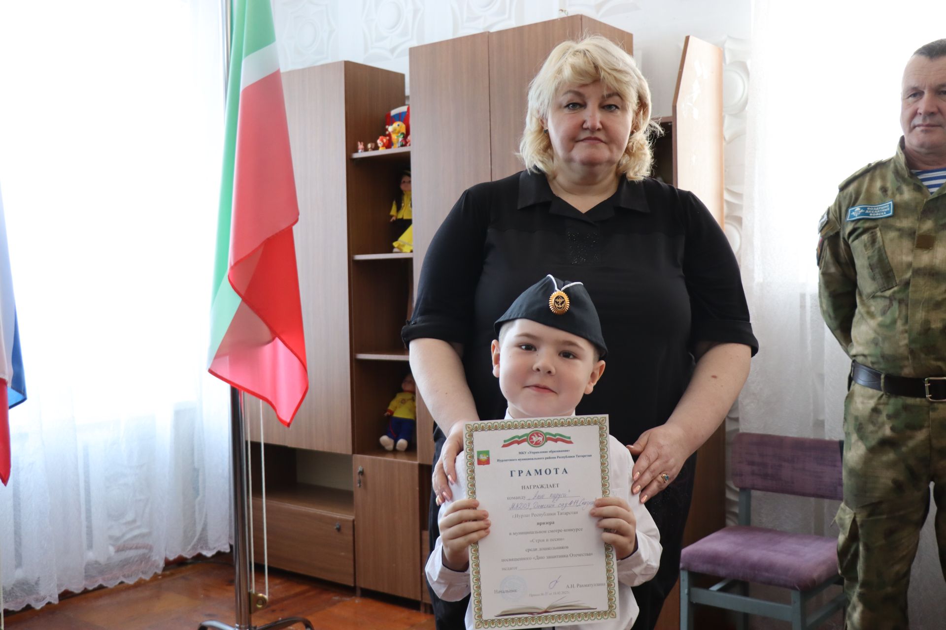 Нурлатский смотр строя и песни: волонтеры, героическая память и детская отвага (фоторепортаж)